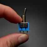 MTS-203 Toggle Switch 6-Pin แบบ On-Off-On (สวิตช์เปิด/ปิด 6 ขา 6A 125V)