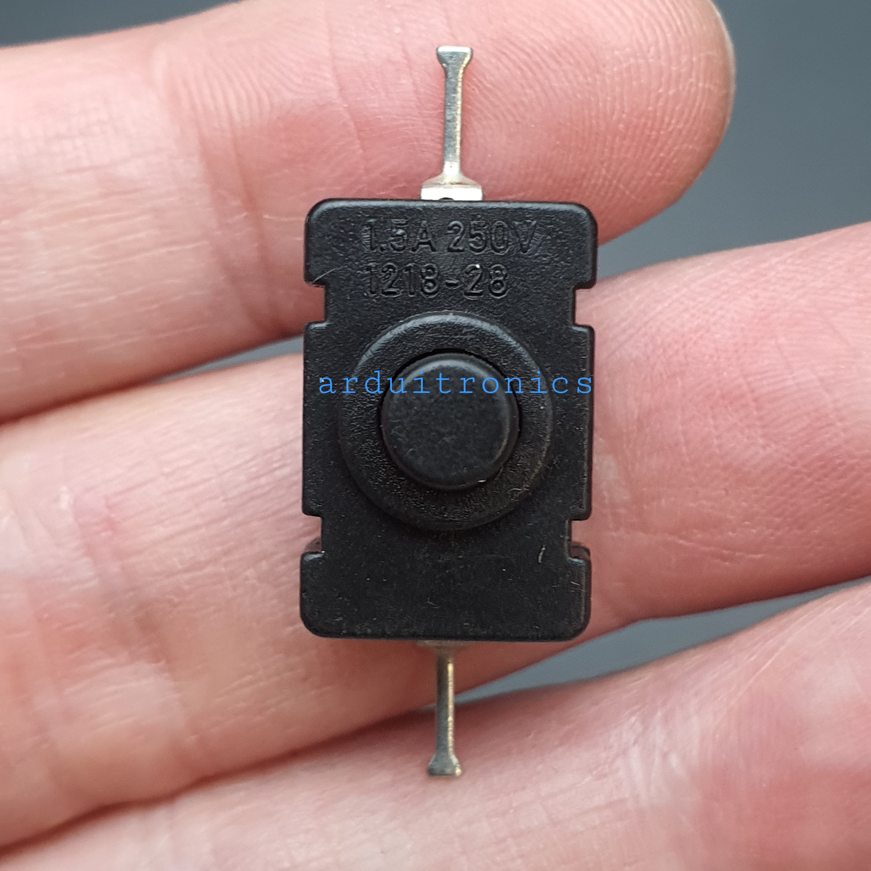 Switch กดติด-กดดับ ON-OFF (KAN-28 - ขาแหลม)