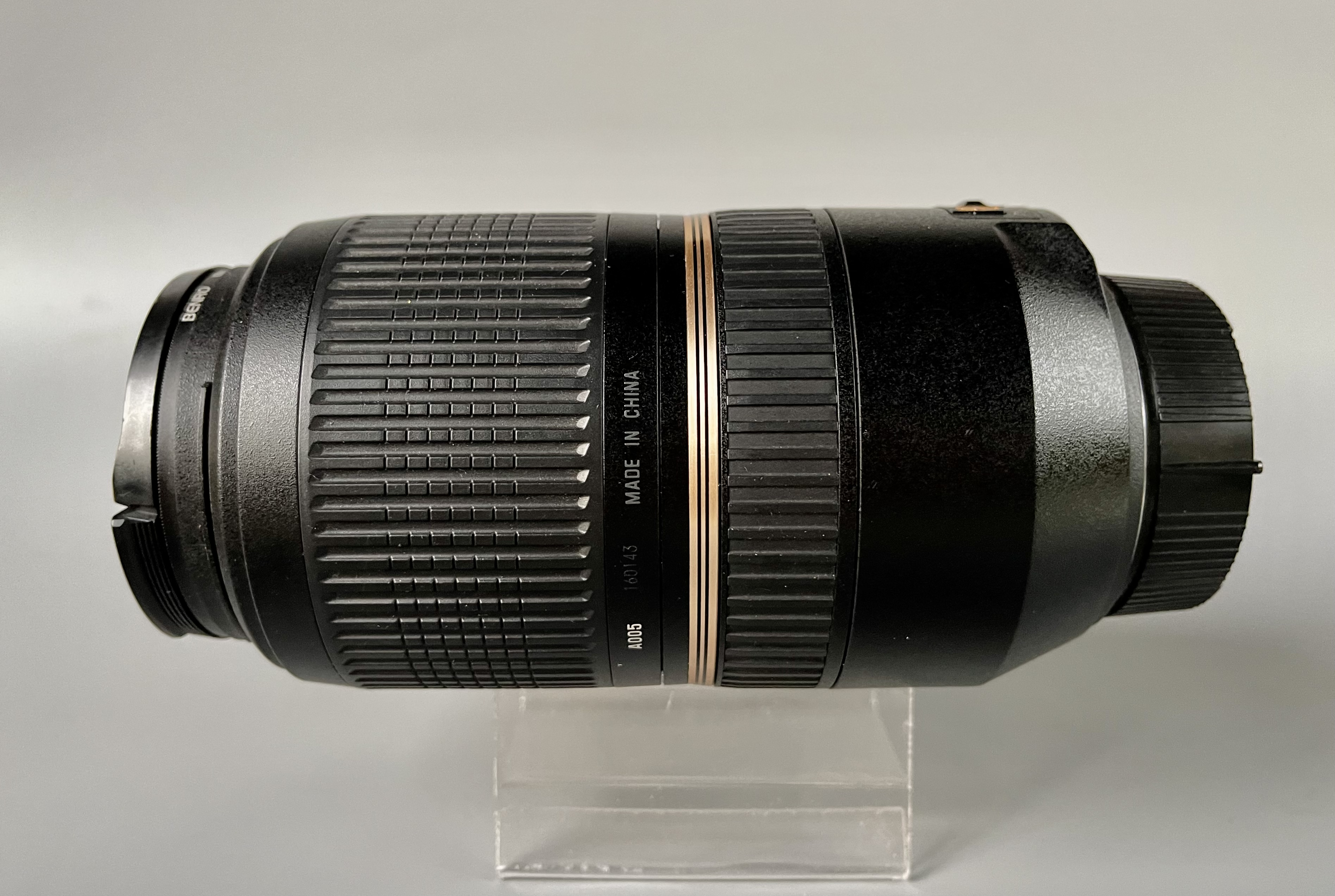 Tamron 70-300mm f4-5.6 Di VC USD for Canon ชิ้นเลนส์ใส ไม่มีฝ่า ไม่มีรา ไม่มีฝุ่นอุปกรณ์ครบกล่อง