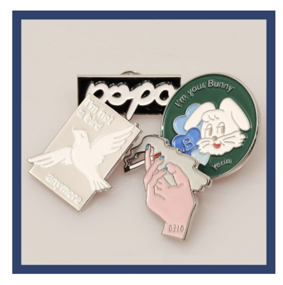 Baek Ye Rin - ของสะสม Turn on that Blue Vinyl Pin Badge Set