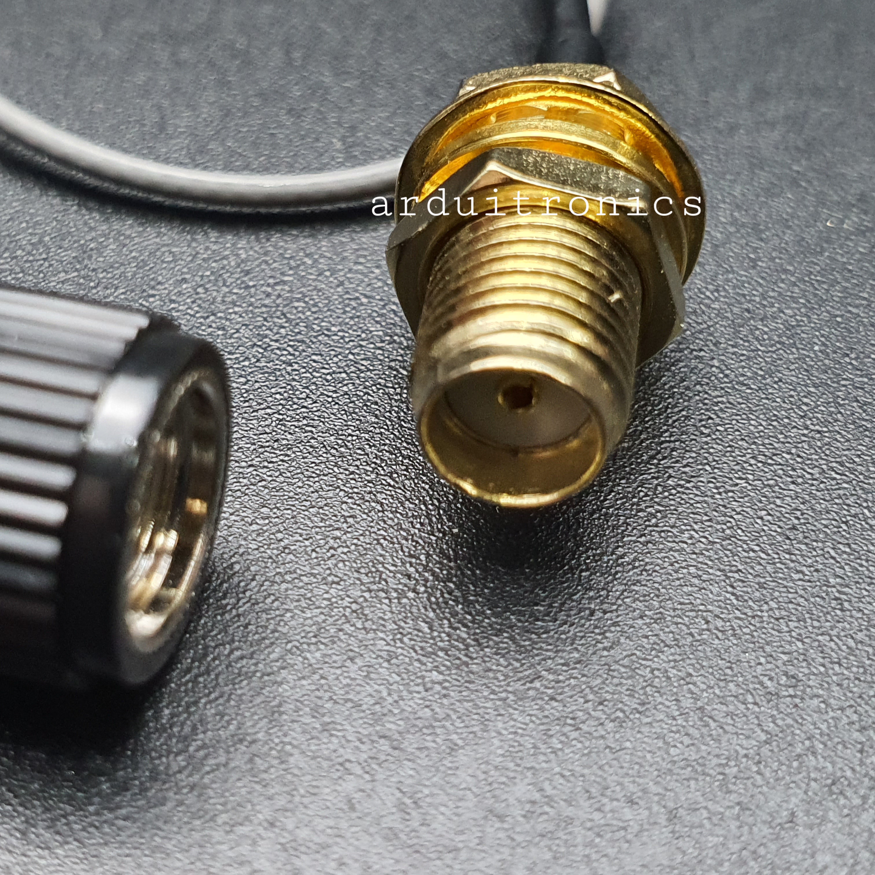 เสาอากาศความถี่ 2.4GHz 2dBi Omni WiFi Antenna with Cable
