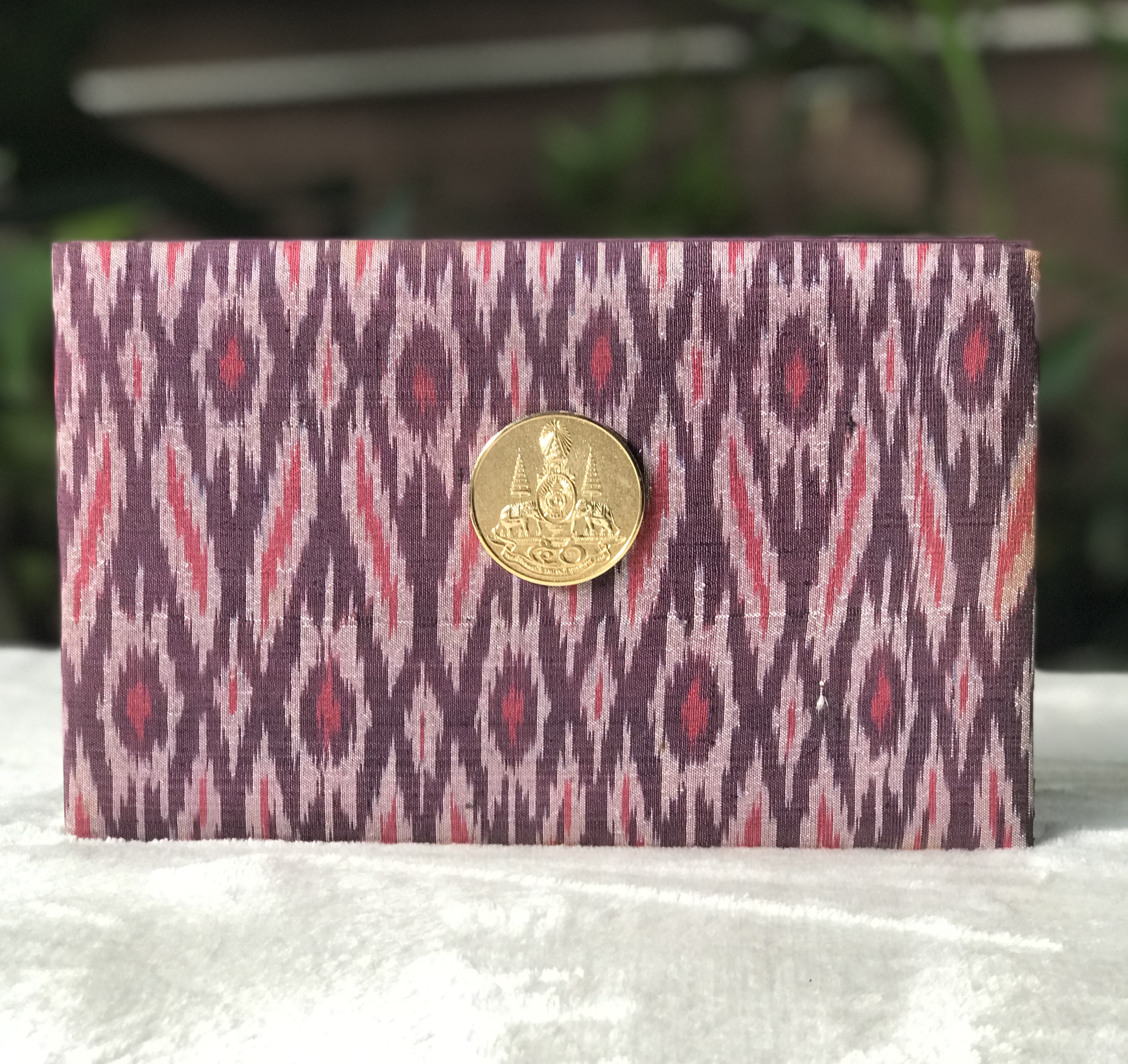 ราคาต่อชิ้น เก็บเก่า Silk Folder ปกผ้าไหมทอลายใส่ธนบัตร ปีกาญจนาภิเษกในหลวง รัชกาลที 9