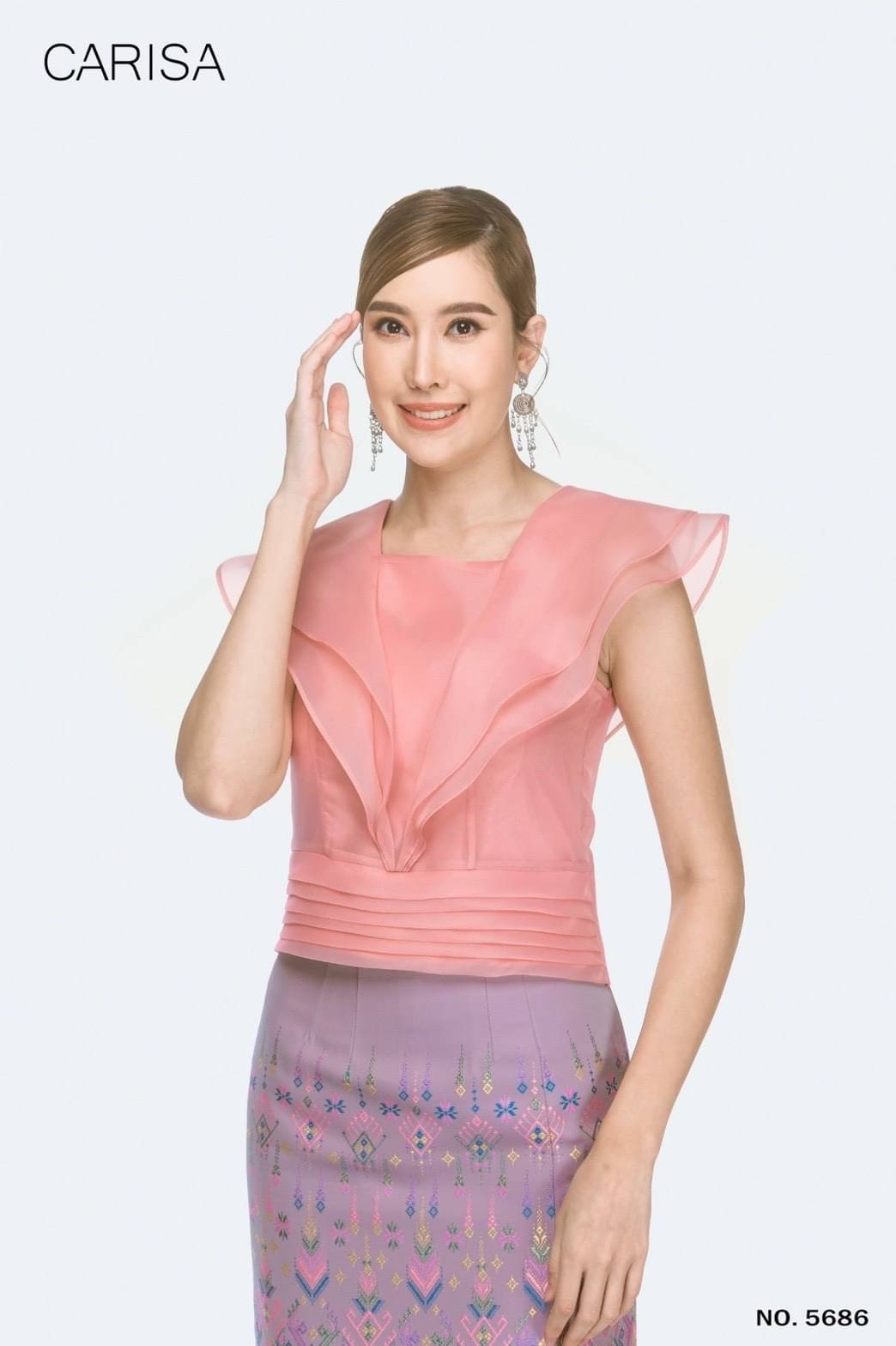 5686 🦋เสื้อผ้าไหมแก้ว🦋เนื้อผ้าบางเบาใส่สบาย ช่วงอก ตกแต่งเป็นทรงวี มีซับใน ซิปหลัง ทรงเสื้อสวยหรู สีชมพู M