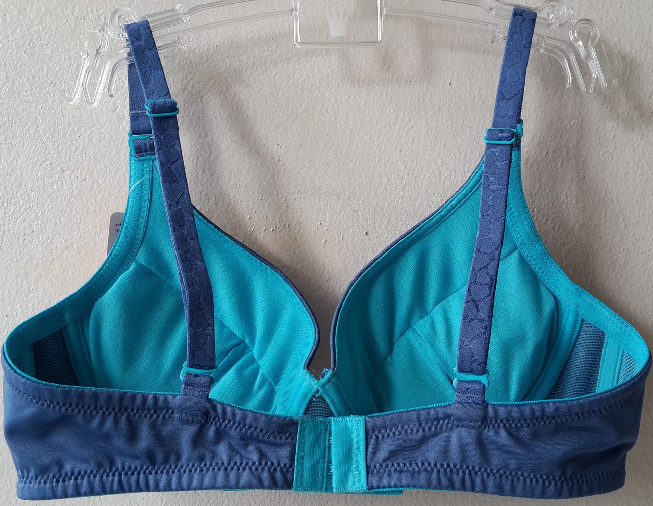 เสื้อชั้นในสตรีไทรอัมพ์