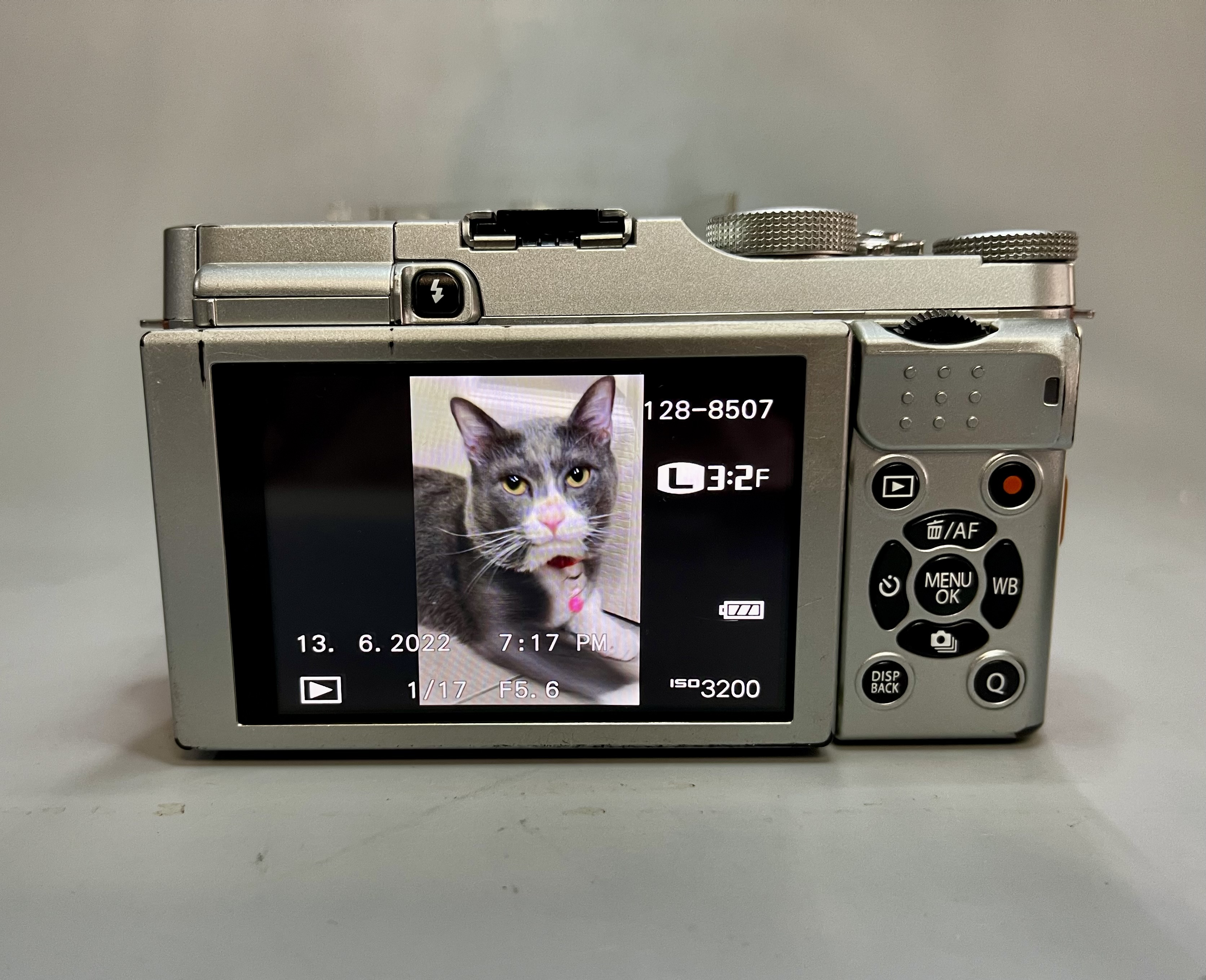 ขาย Fuji xa2 เลนส์ 16 50mm.มี WiFi รุ่นฮิตไม่ตกเทรนเมนูภาษาไทย