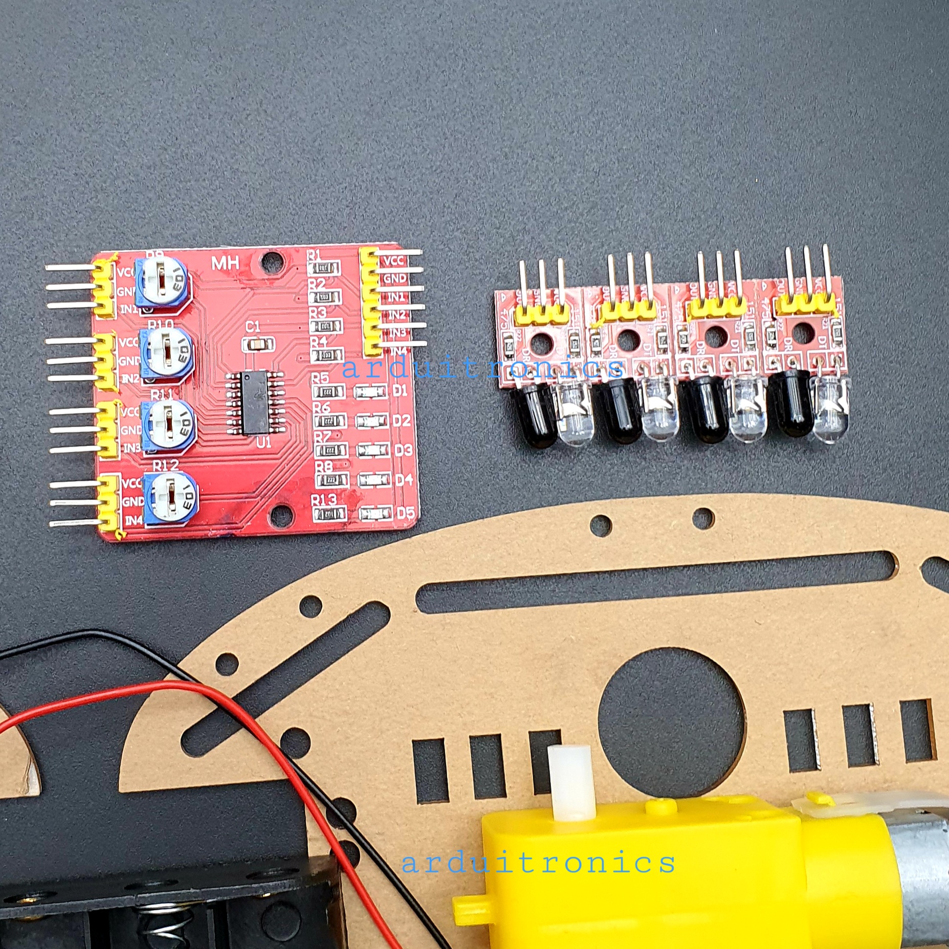 ชุด Arduino Smart Car Robot Kit 4 ล้อ (4WD) รถหุ่นยนต์หลบหลีกสิ่งกีดขวางและเดินตามเส้นครบชุด Smart Car Kit