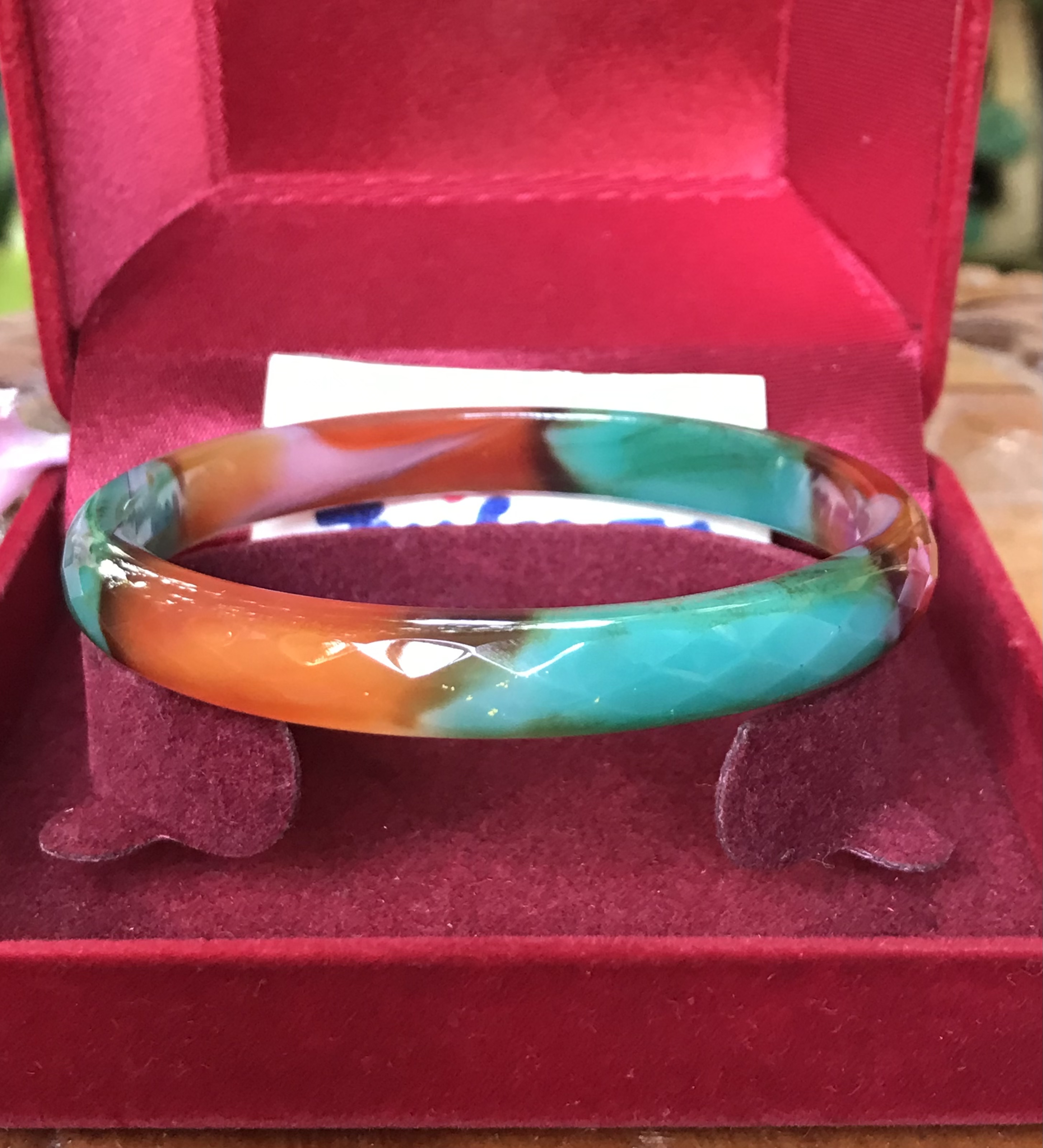 ส่งต่อ กำไลข้อมือหินเจียรเหลี่ยม