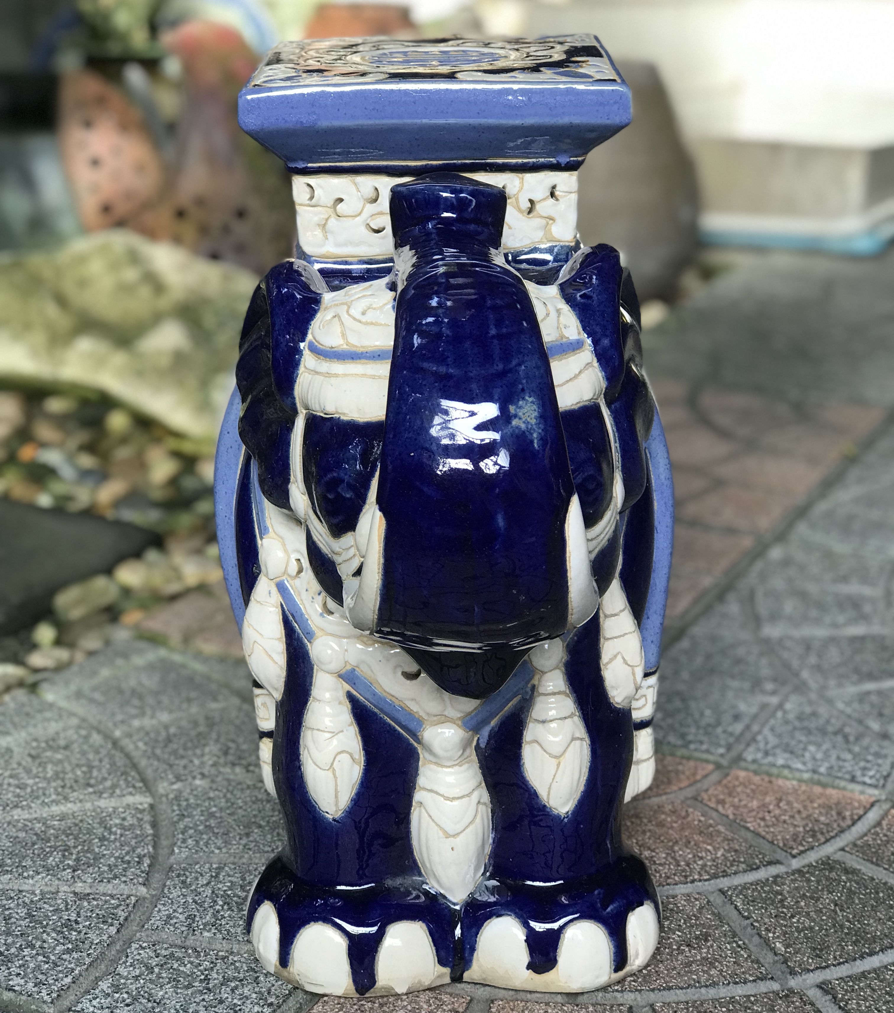 1 เชือก เก่ากว่า 40 ปี กี๋ช้างเซรามิค กี๋วางกระถาง แจกัน รูปปั้นช้าง LARGE CERAMIC ELEPHANT PLANT STAND SIDE TABLE,1980S