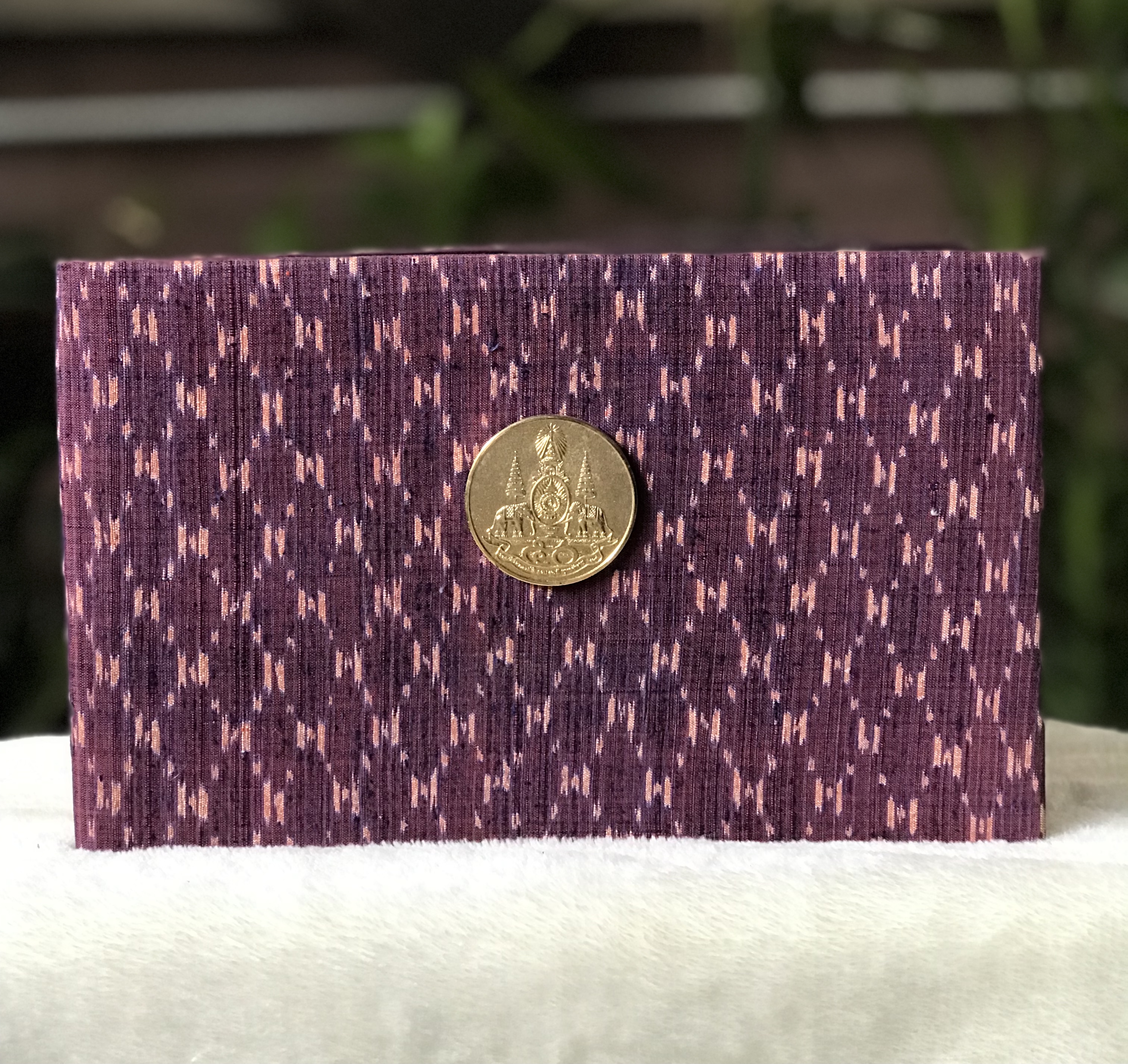 ราคาต่อชิ้น เก็บเก่า Silk Folder ปกผ้าไหมทอลายใส่ธนบัตร ปีกาญจนาภิเษกในหลวง รัชกาลที 9
