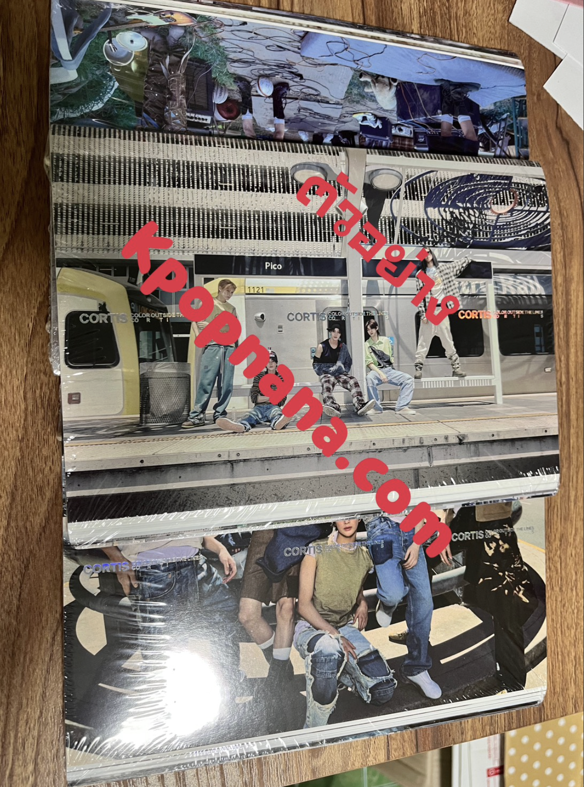 CORTIS - 1st EP Album [COLOR OUTSIDE THE LINES]. ครบ set .- ส่งเครืองบิน