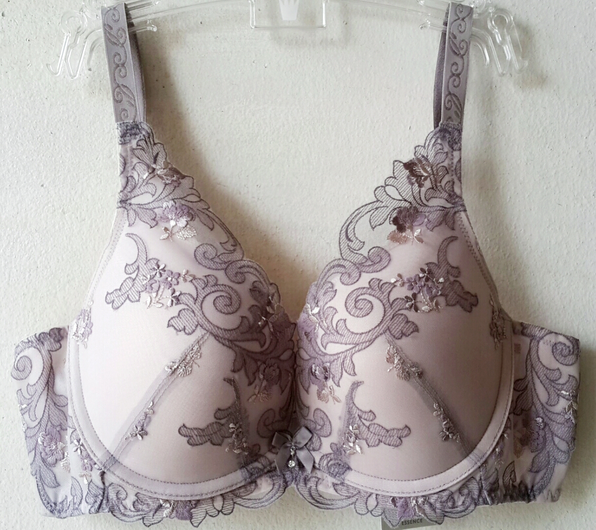 เสื้อชั้นในสตรีไทรอัมพ์