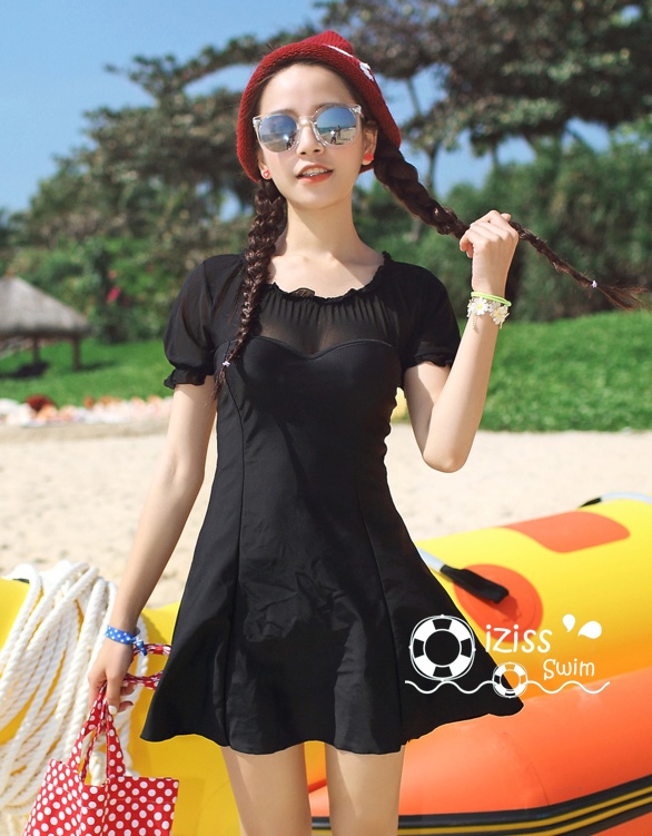 **พร้อมส่ง**บิกินี่ชุดว่ายน้ำวันพีซ one-piece สีดำ แขนตุ้กตา เล่นดีเทล sexy เล็กๆ ซีทรูช่วงเนินอกและแขน น่ารักไม่โป๊ สดใสรับลมทะเลสวยเหมือนแบบค่ะ