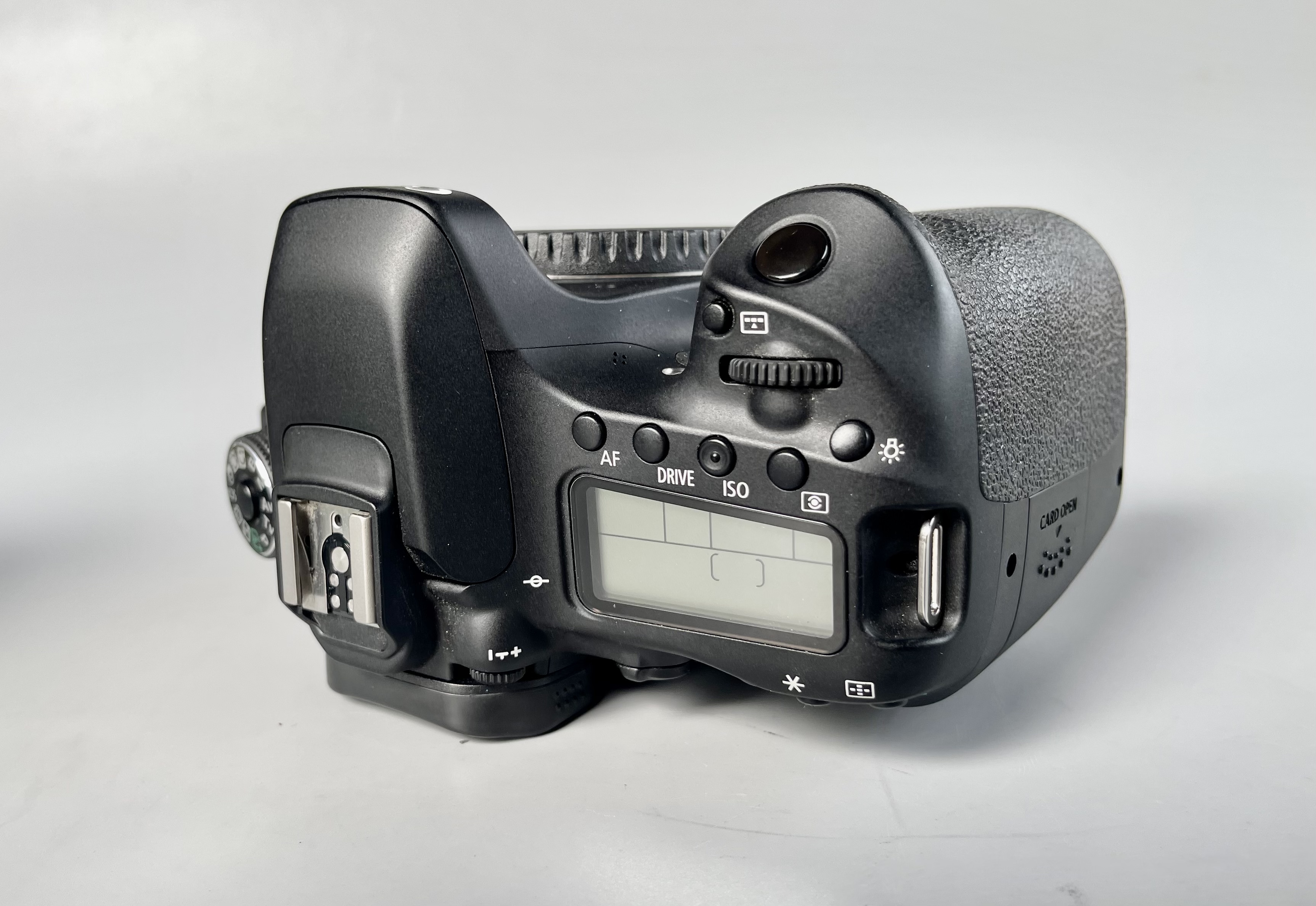ขายกล้อง Canon 80d สุดยอด กล้องพร้อมเลนส์ 18-135 nano(kit)ใช้งานน้อยมากซัตเตอร์ 3034ครบชุดพร้อมใช้งาน