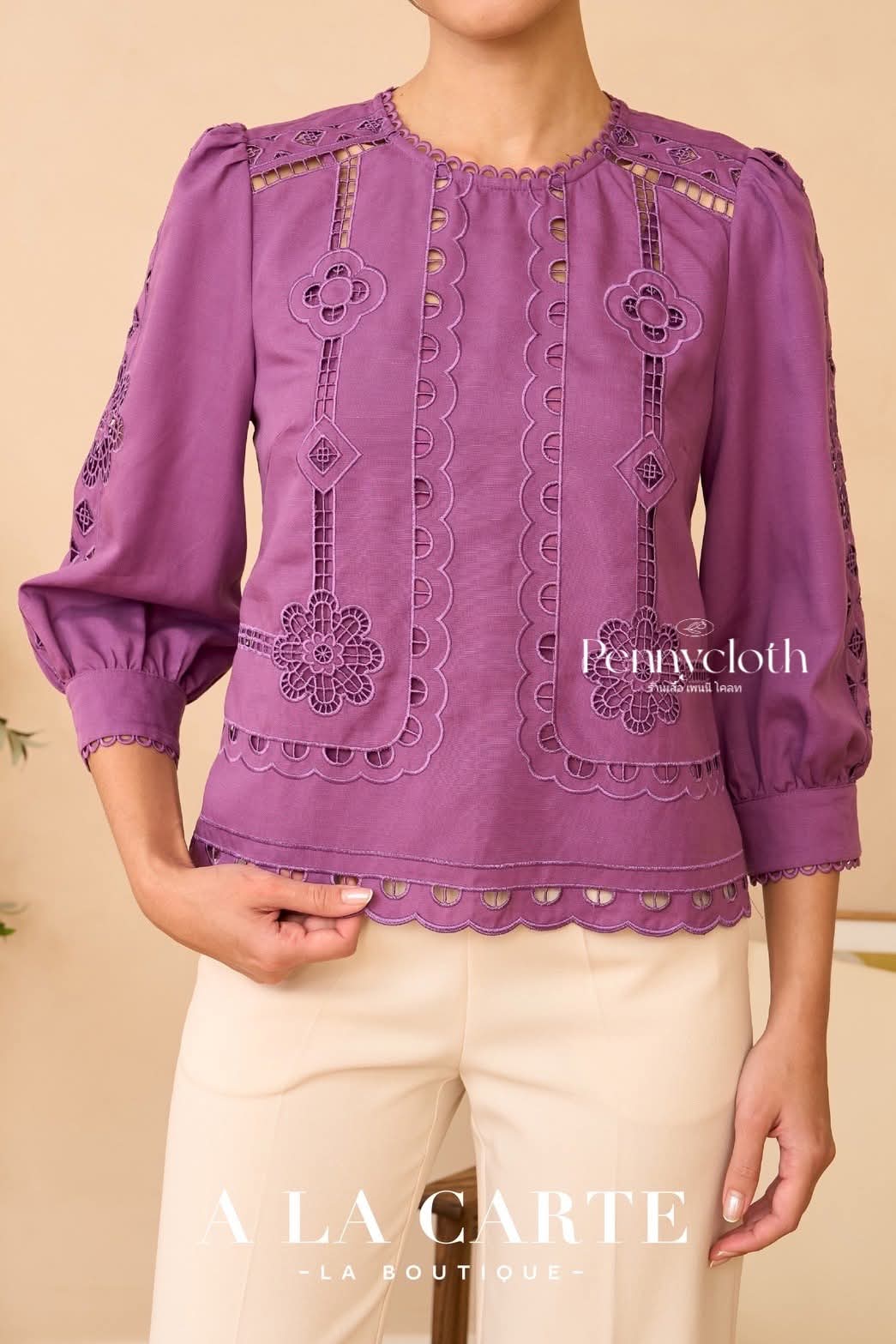 69879 เสื้อ Alacarte ลินินซิลด์ งานปักฉลุ ลายกราฟิกและดอกไม้ คอกลม แขน 5 ส่วน by PENNY CLOTH