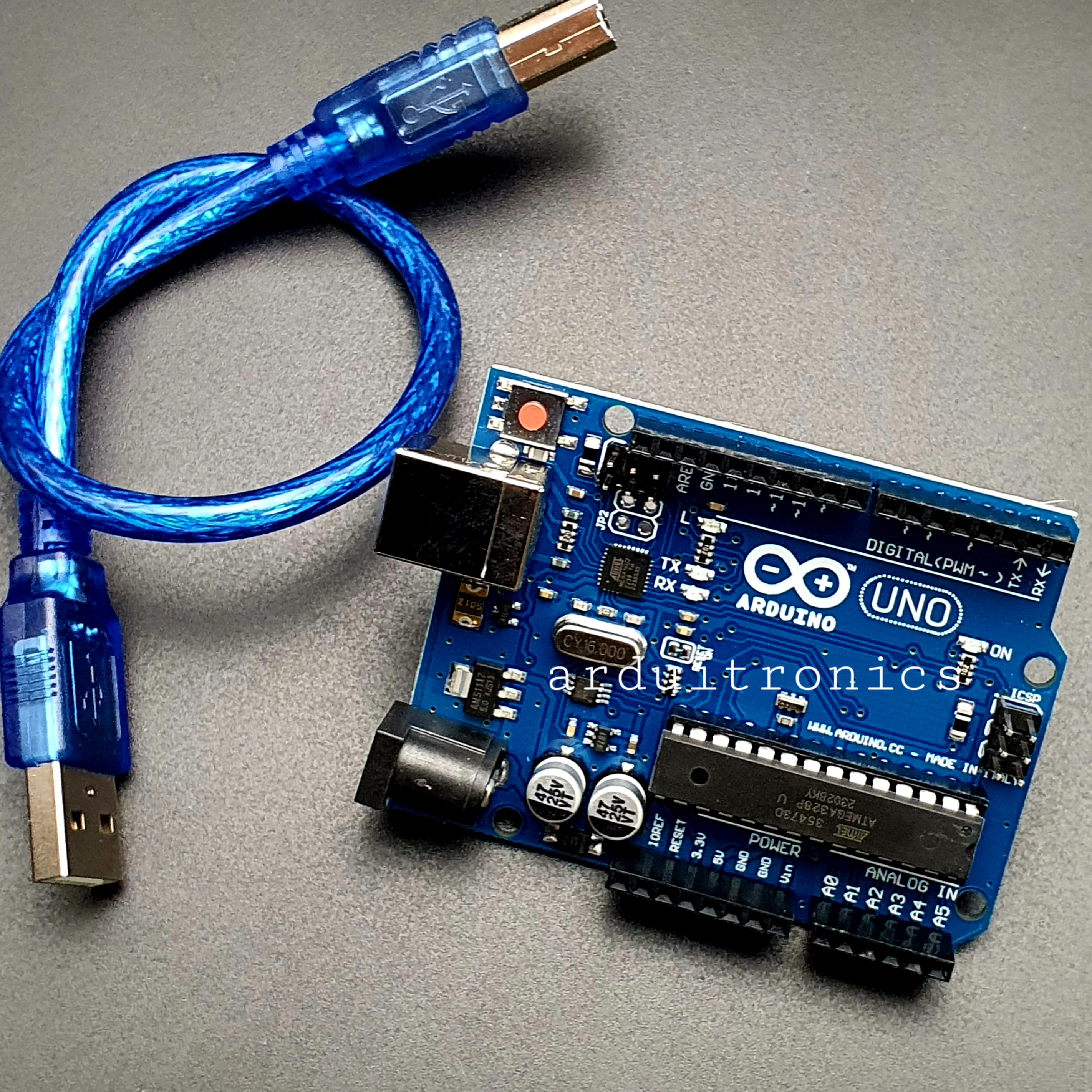 Arduino UNO R3 + Free USB Cable (Compatible)