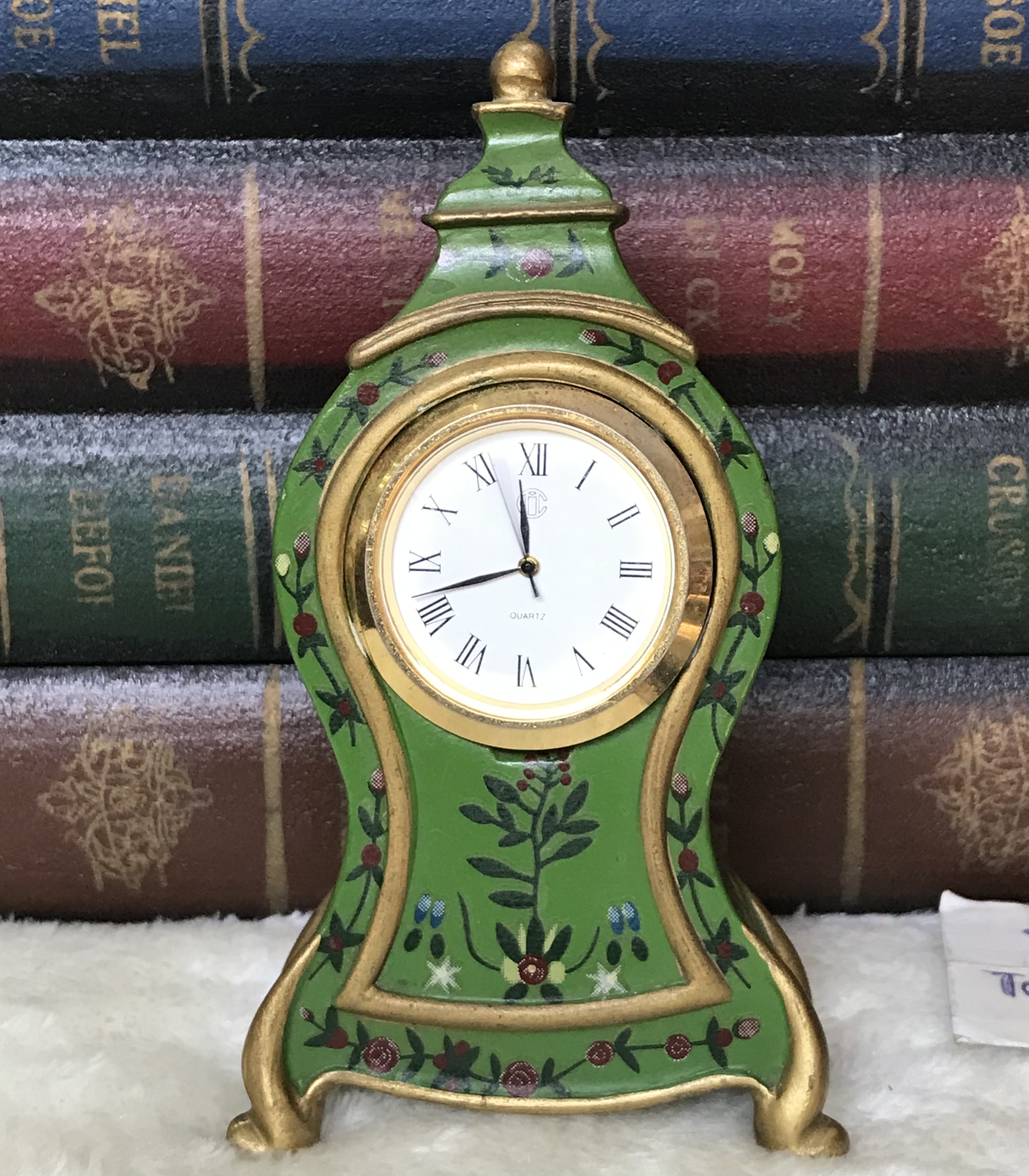 นาฬิกาตั้งโต๊ะโบราณ ขนาดเล็ก/ใช้งานปกติ Antique Swiss Made Beyer Clock,Green Case w/ Hand Painted Flowers