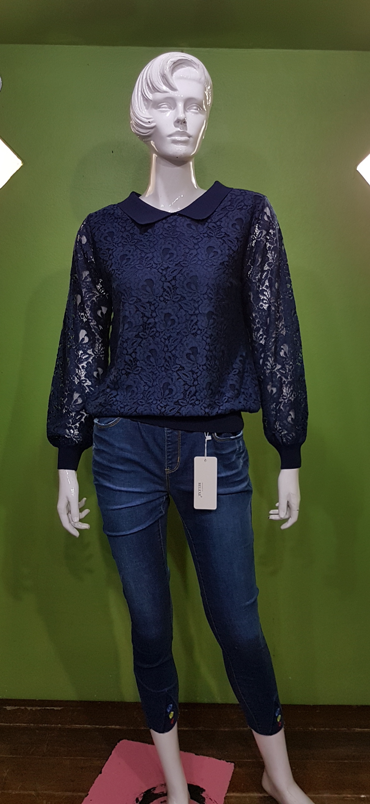 เสื้อแฟชั่นผ้าลูกไม้ Knit&Co คอปกแขนยาวเอวจั้ม มีซับในตัว ผ้าไม่หนาค่ะ สินค้าพร้อมส่ง สีชมพู ค่ะ