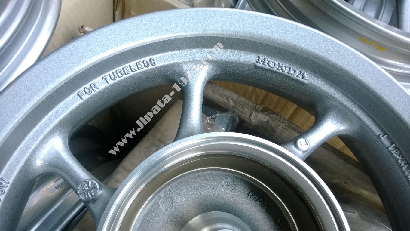 (Scoopy i) ชุดวงล้อแม็ก หน้า - หลัง Honda Scoopy i S12,Zoomer X แท้