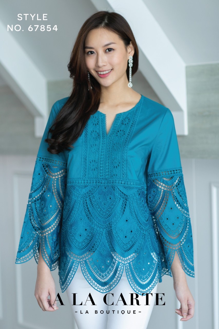 เสื้อคอตตอน ตัดสลับเนื้อลูกไม้ทอแน่นลายหรู พร้อมแต่งทริมลูกไม้ ผ้าใส่สบาย เสื้อรุ่นนี้สามารถใส่ได้หลายโอกาส จะใส่ทำงาน หรือใส่ออกงานก็สวยแมทช์กับกางเกงได้หลายสไตล์ สีขาว size S สีส้ม size S สีแดง size S สีเขียว size M