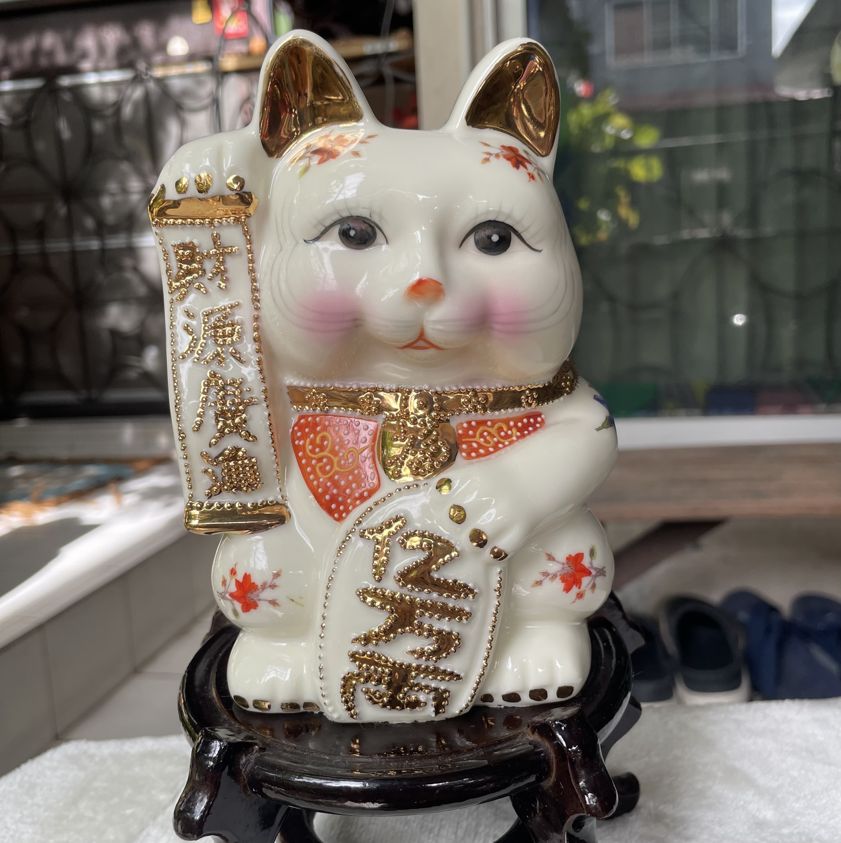￼เก็บใหม่ แมวกวักนำโชค มาเนกิเนะโกะ Vintage Maneki-Neko Cream Gold Lucky Beckoning Cat Coin Bank Ceramic