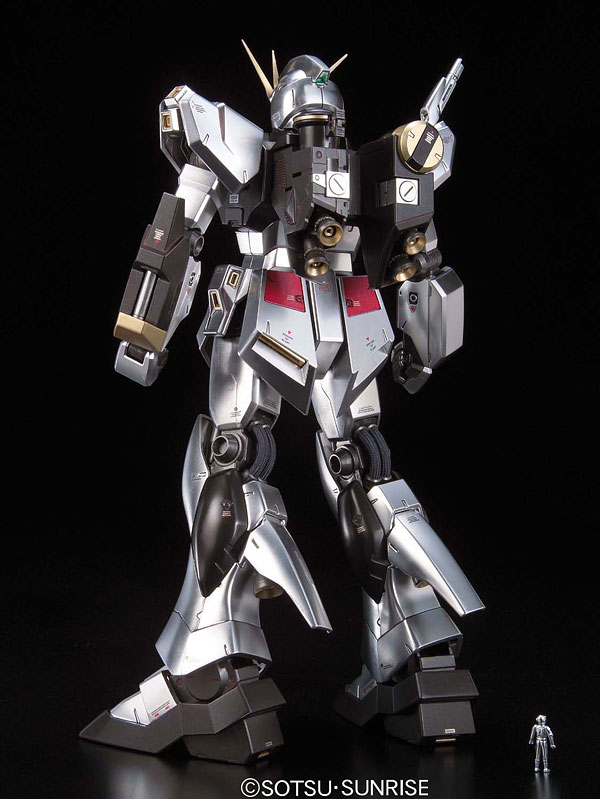 MG 1/100 RX-93 Nu Gundam (Metallic Coating Ver.)