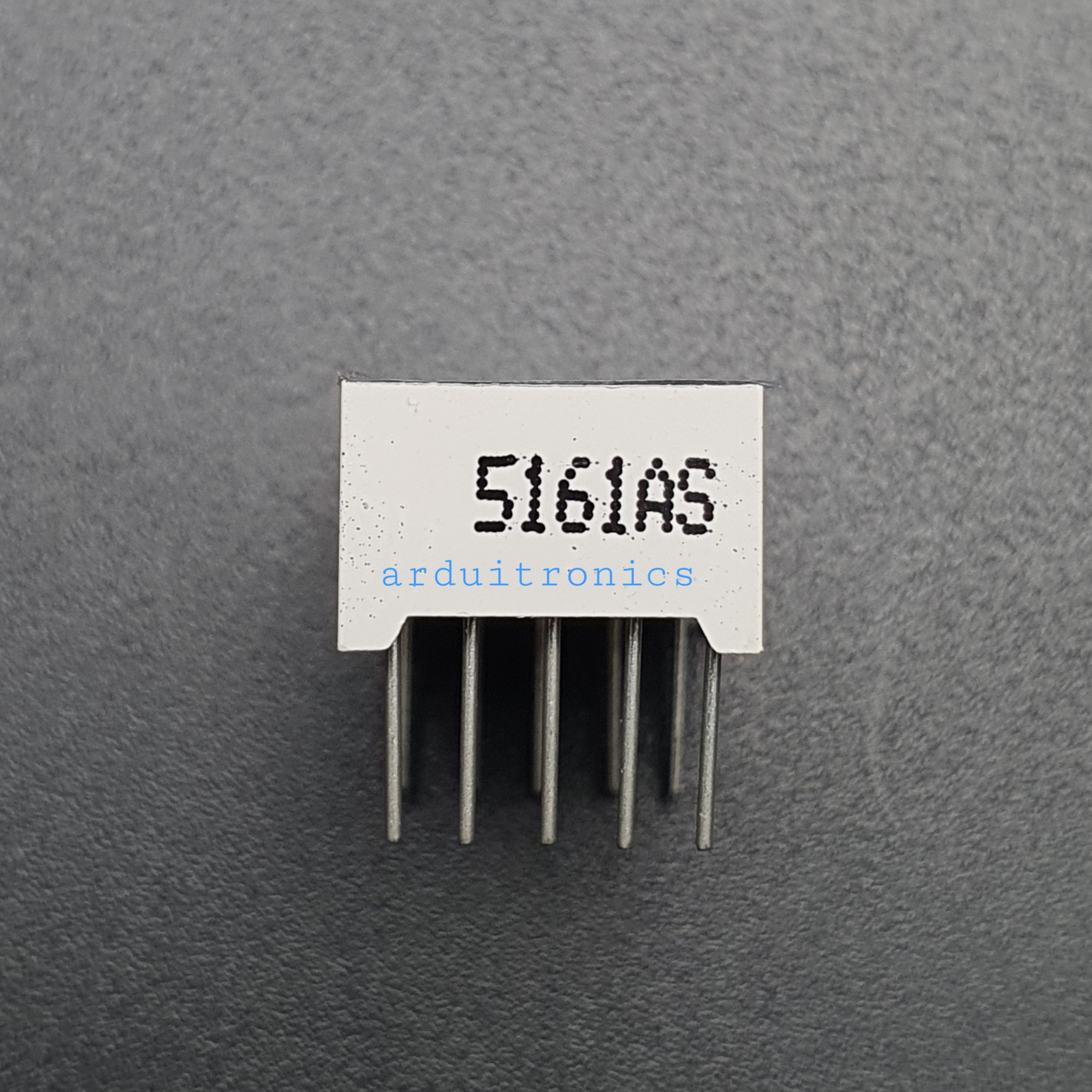 0.56 inch Seven Segment 1 Digit Red (Common Cathode) 12.7 x 19.1 x 8.1mm - 5161AH / 5161AS