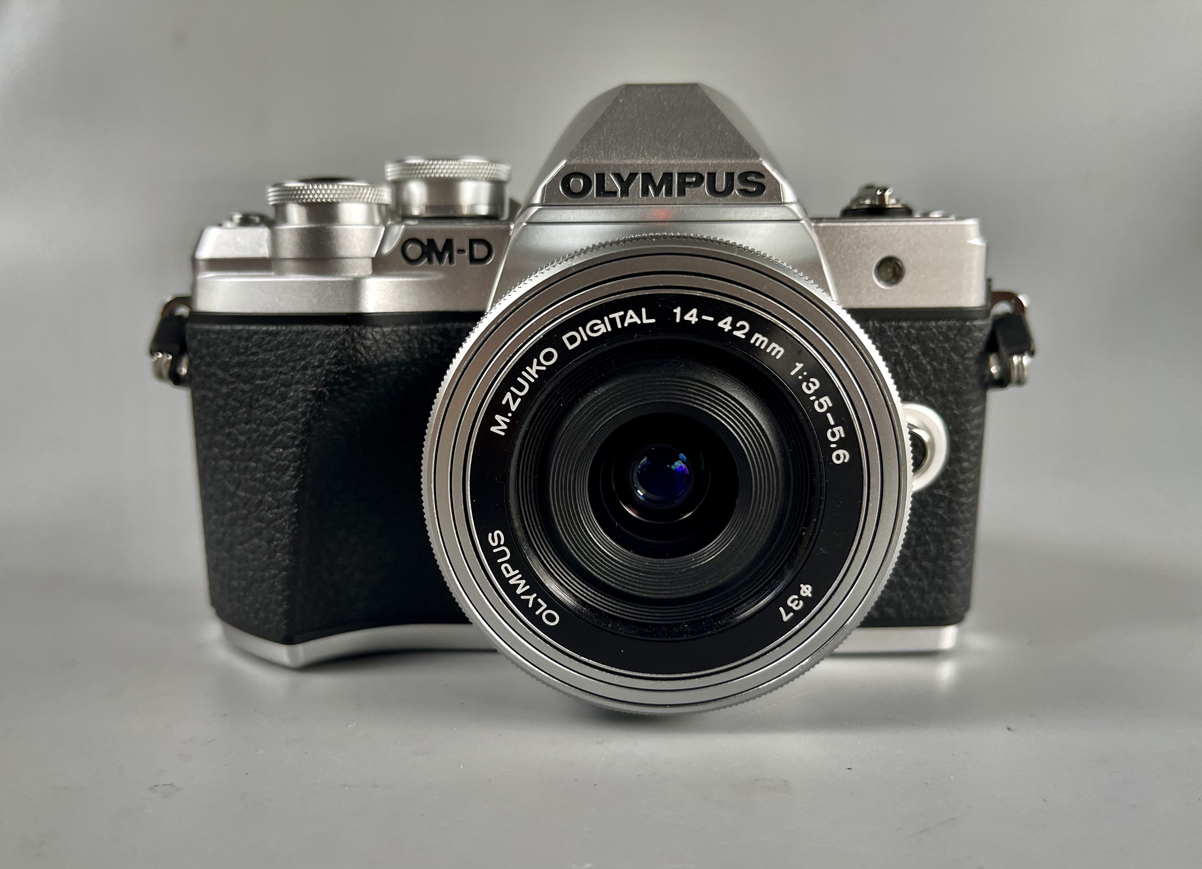 ขาย Olympus omd e-m10 mark III เลนส์ 14 42mm f 3.5 5.6 EZ