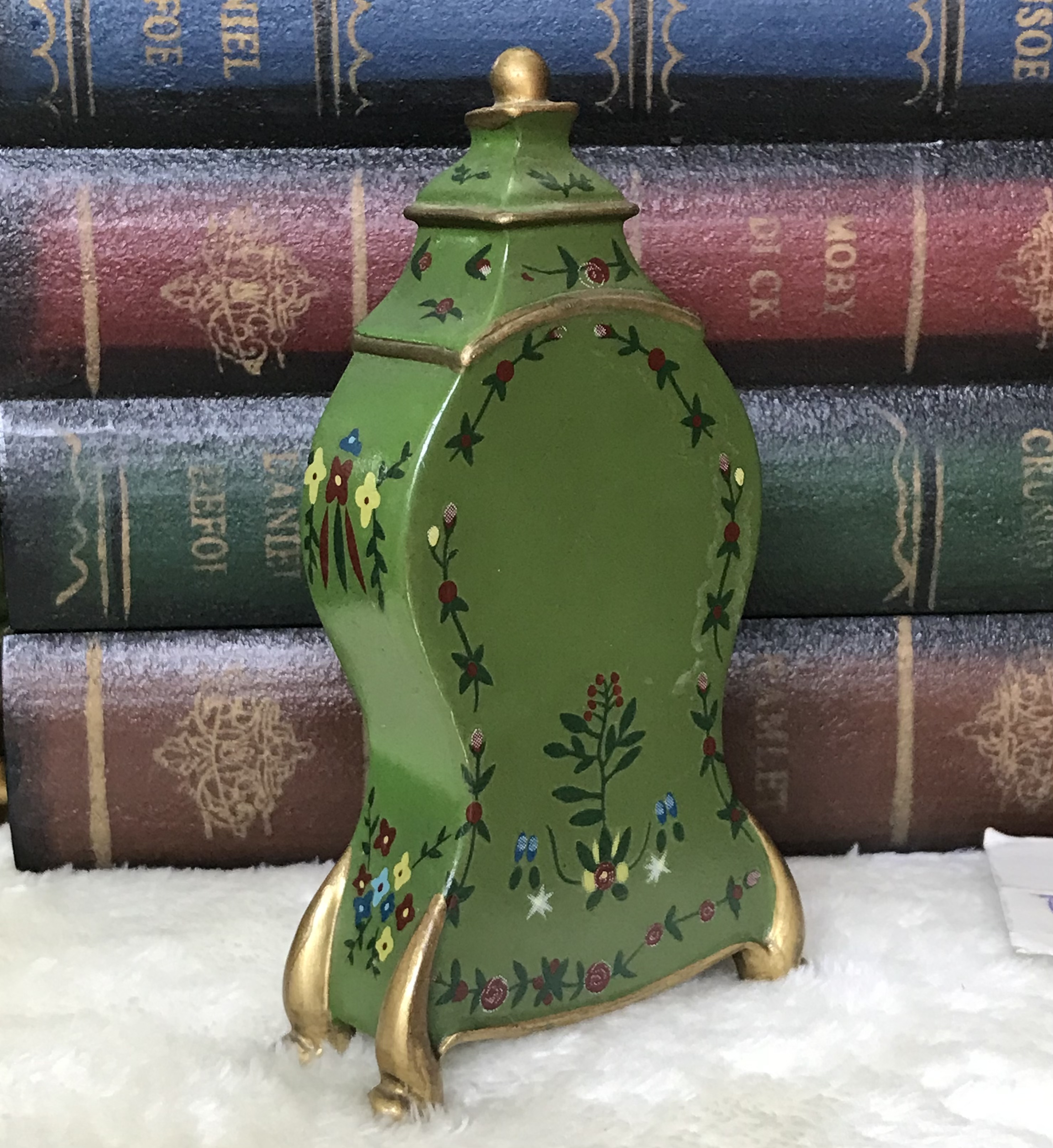 นาฬิกาตั้งโต๊ะโบราณ ขนาดเล็ก/ใช้งานปกติ Antique Swiss Made Beyer Clock,Green Case w/ Hand Painted Flowers
