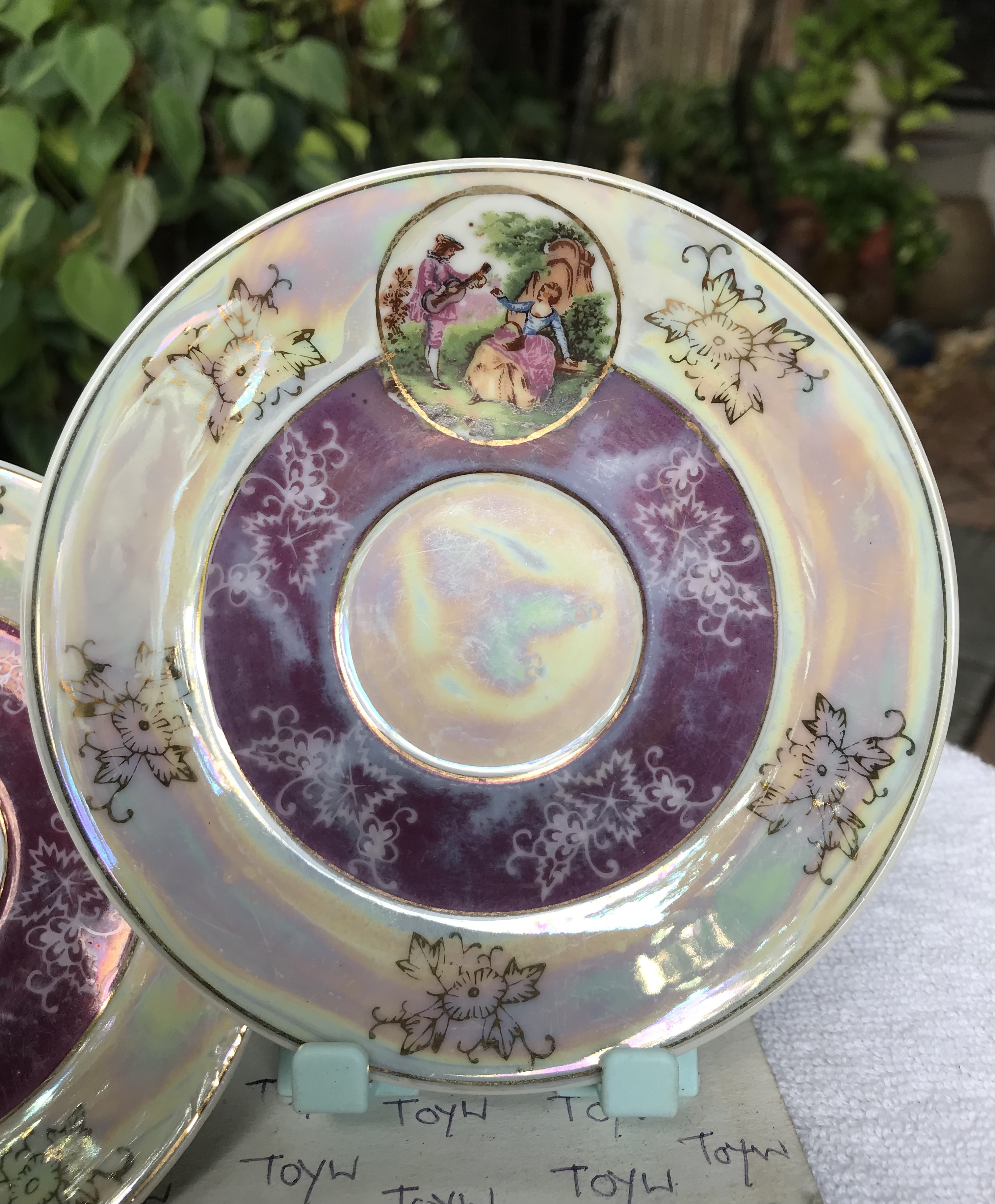 จานรองแก้ว ถ้วยชา/กาแฟเซรามิคเคลือบมุก ลาย La Reine Limoges with Fragonard Couple Scene ขนาดกว้าง 12 ซม