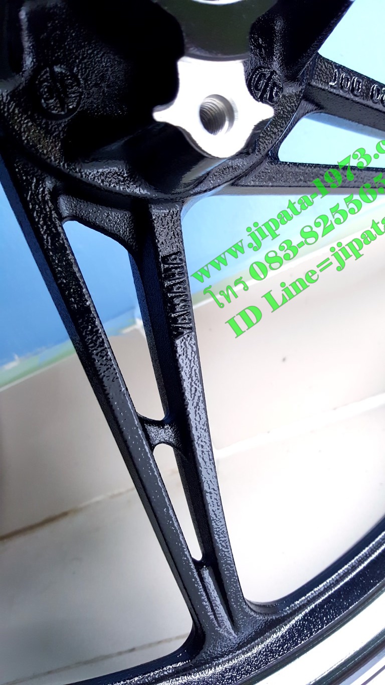 ล้อแม็กแท้ Yamaha Spark 135 (สีดำ-ขาว)