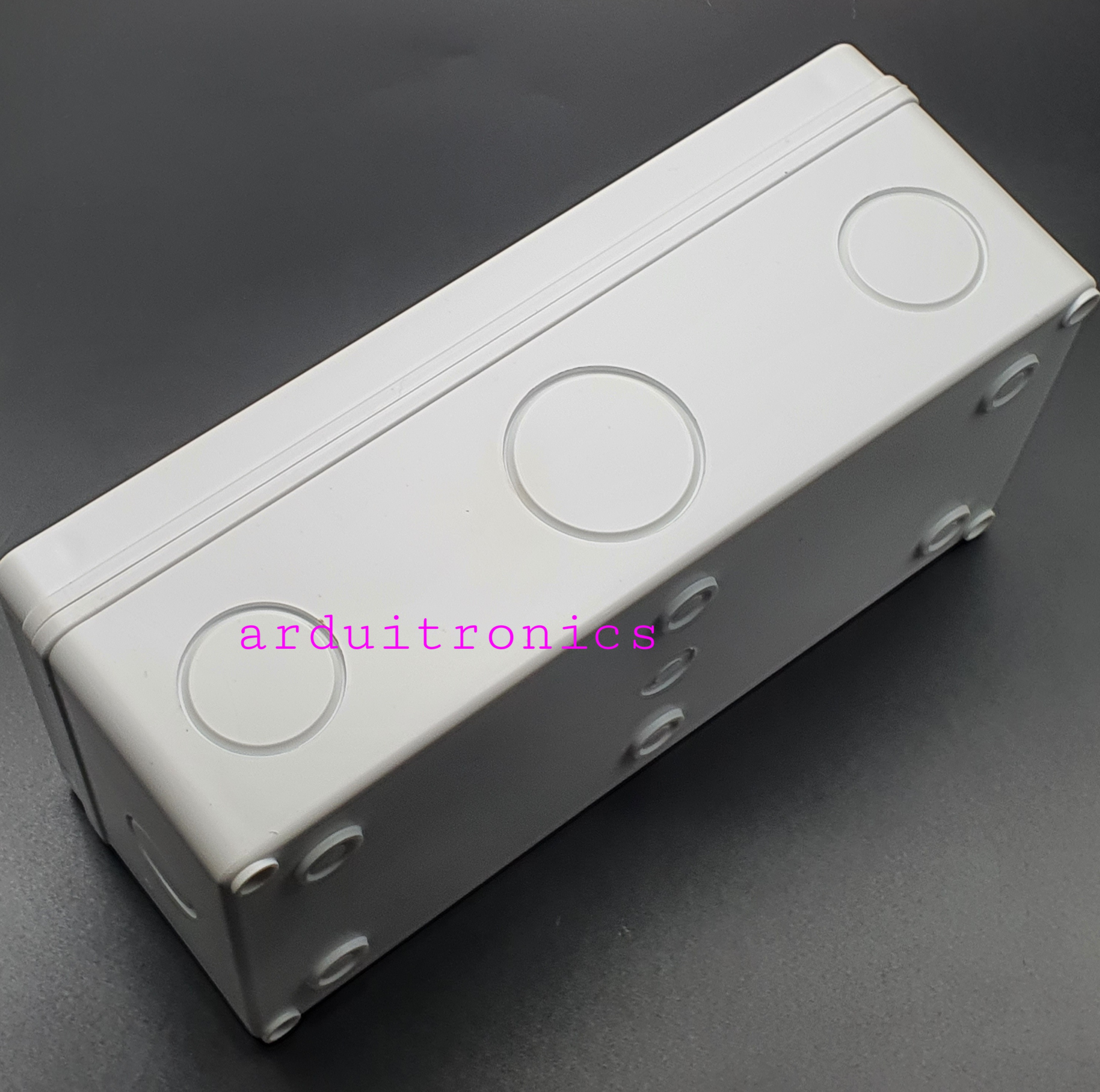 กล่องพลาสติกกันน้ำ สีขาว สำหรับพักสายไฟหรือประกอบวงจรไฟฟ้า ขนาด 12 x 9 x 24.5cm