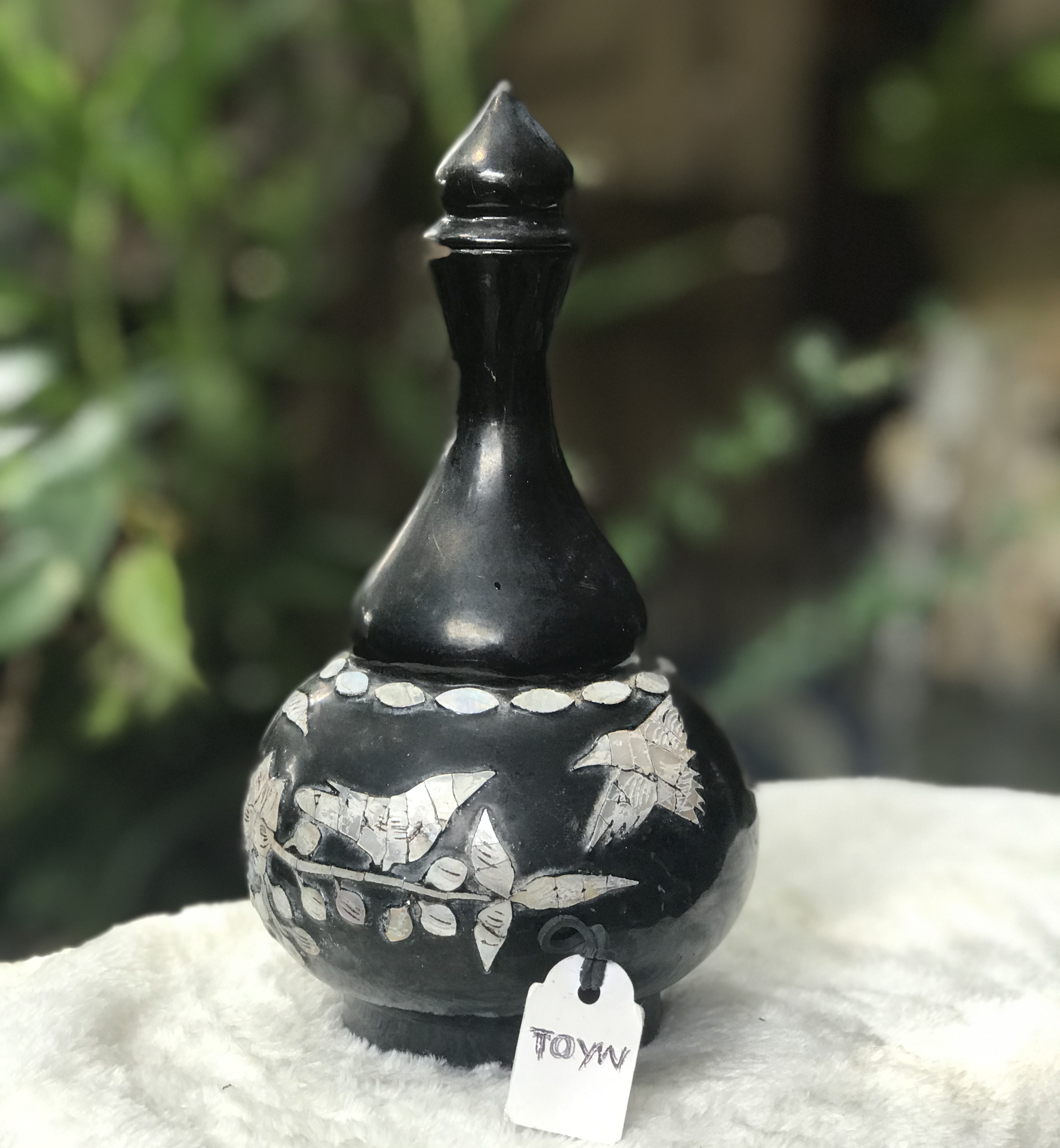 ￼Antique น้ำต้นไม้ฝังมุก คนโทน้ำ ประยุกต์ลวดลายจีน ตัดมุกฝังลงในเนื้อไม้(ดัดแปลงเป็นที่กรวดน้ำ หรือแจกันดอกไม้ได้)