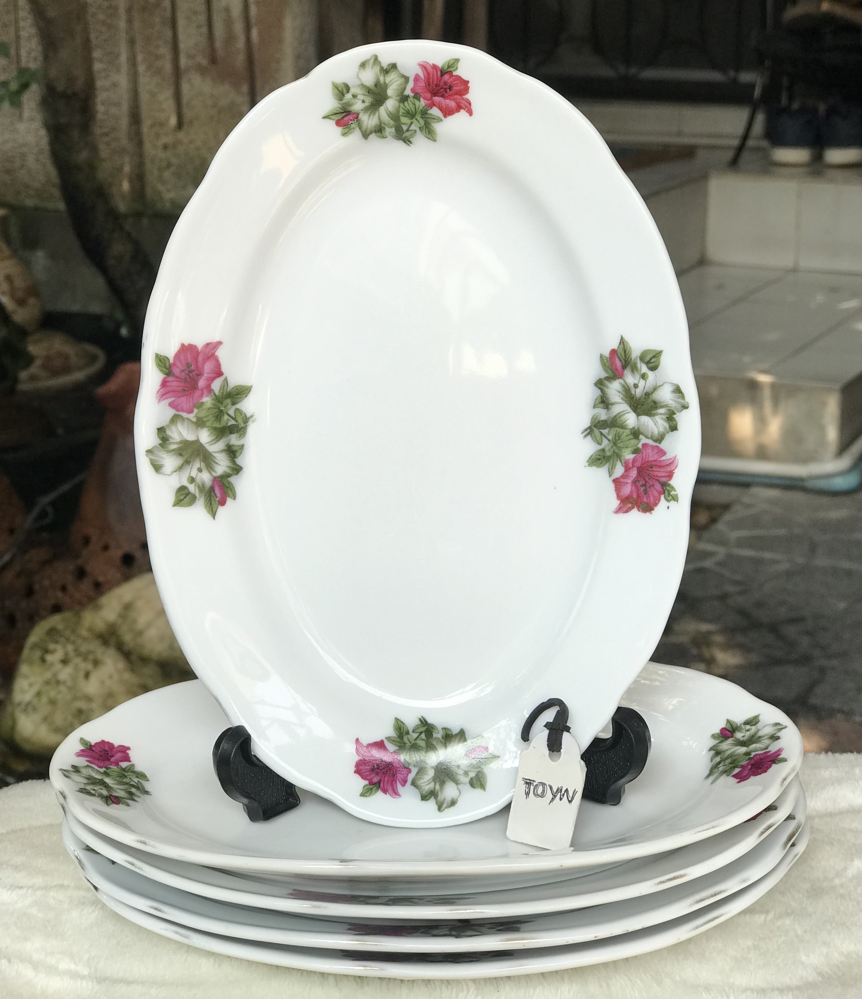 ￼ราคาต่อชิ้น ขนาดเล็กหายาก จานเปลขอบหยัก ลายดอกผักบุ้ง ดอกสวยสีสด ขนาดกว้าง 14 ซม ยาว 20 ซม