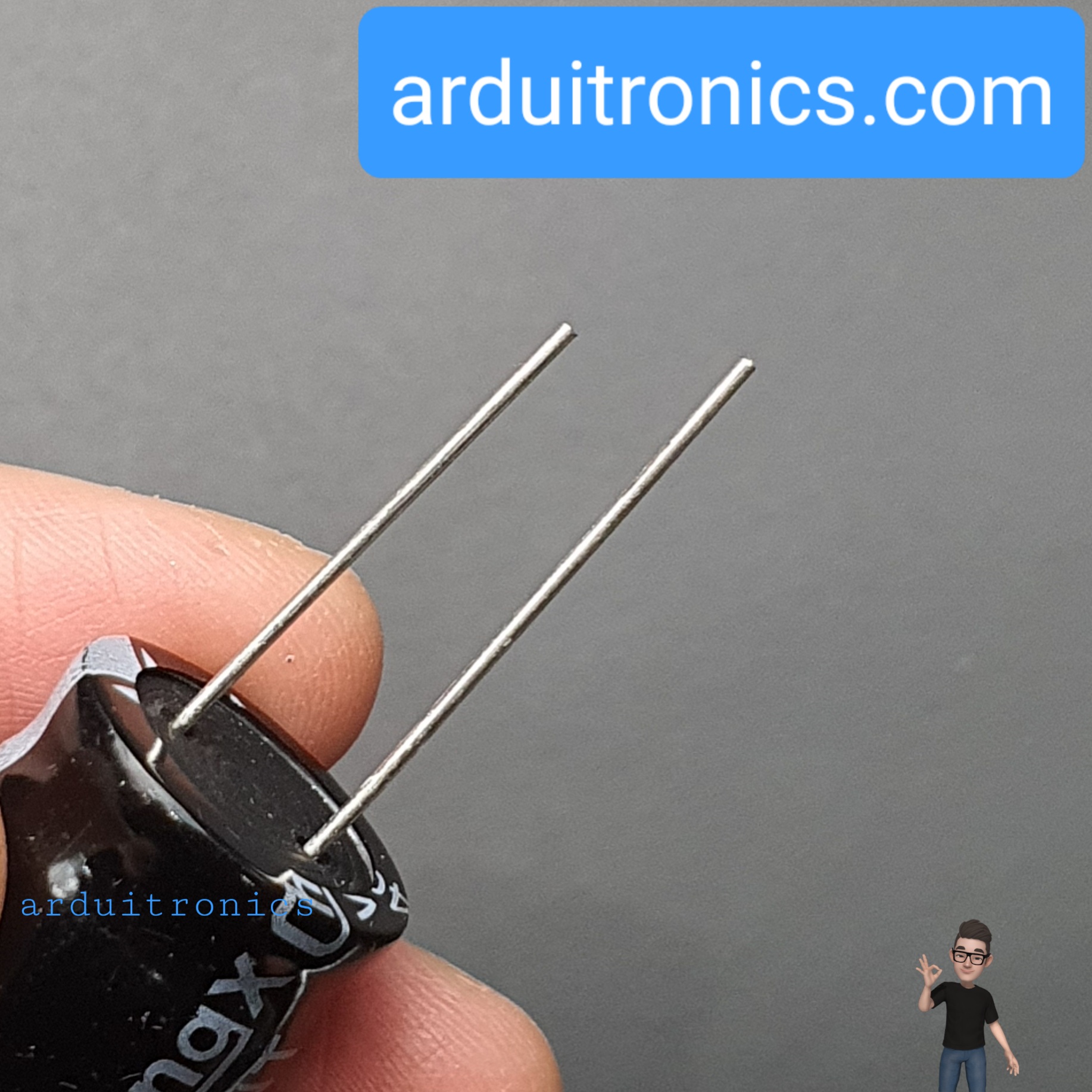 ตัวเก็บประจุ ตัวเก็บประจุแบบมีขั้ว Capacitor 4700uF 50V (1 ตัว)