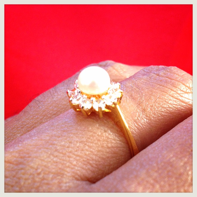 แหวนมุกน้ำจืด ล้อมเพชรสวิส cz 24 kgb size56