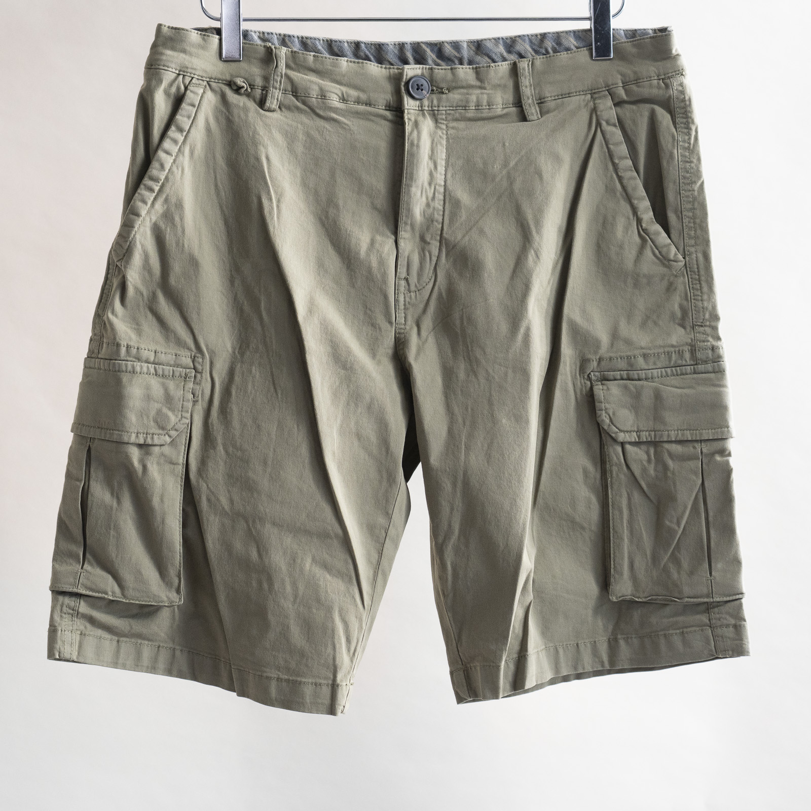กางเกงขาสั้น Cargo จากแบรนด์ Devred 1902