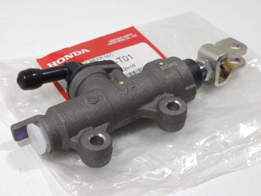 (CBR 150 i) ชุดแม่ปั๊มเบรคหลัง Honda CBR 150 i ปี 2011 แท้