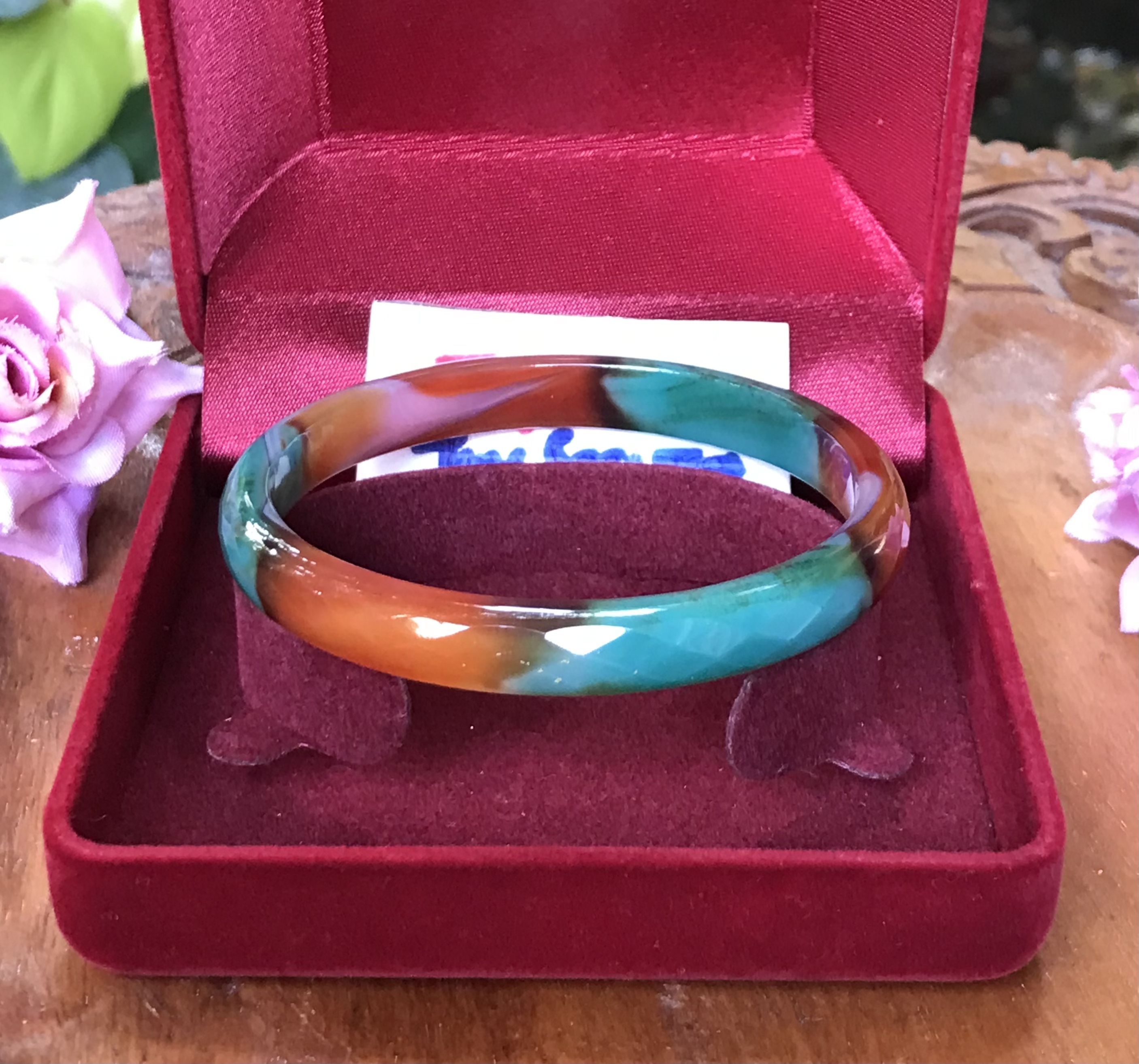 ส่งต่อ กำไลข้อมือหินเจียรเหลี่ยม