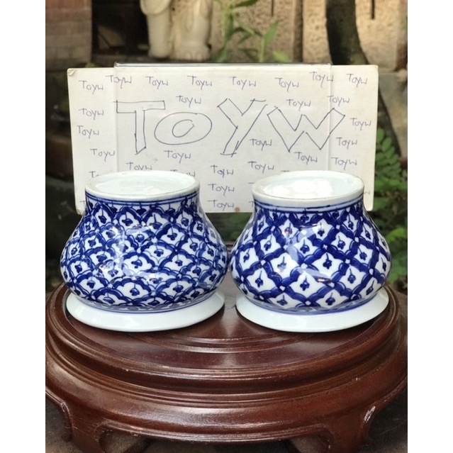 เริ่มต้น 390 บาท เก็บเก่า กระโถนจิ๋วลายคราม สวย สมบูรณ์ น่าเก็บสะสม 1.ขนาดปากกว้าง 2.5 นิ้ว สูง 1.9 นิ้ว 2.ขนาดปากกว้าง 3 นิ้ว สูง 2.5 นิ้ว