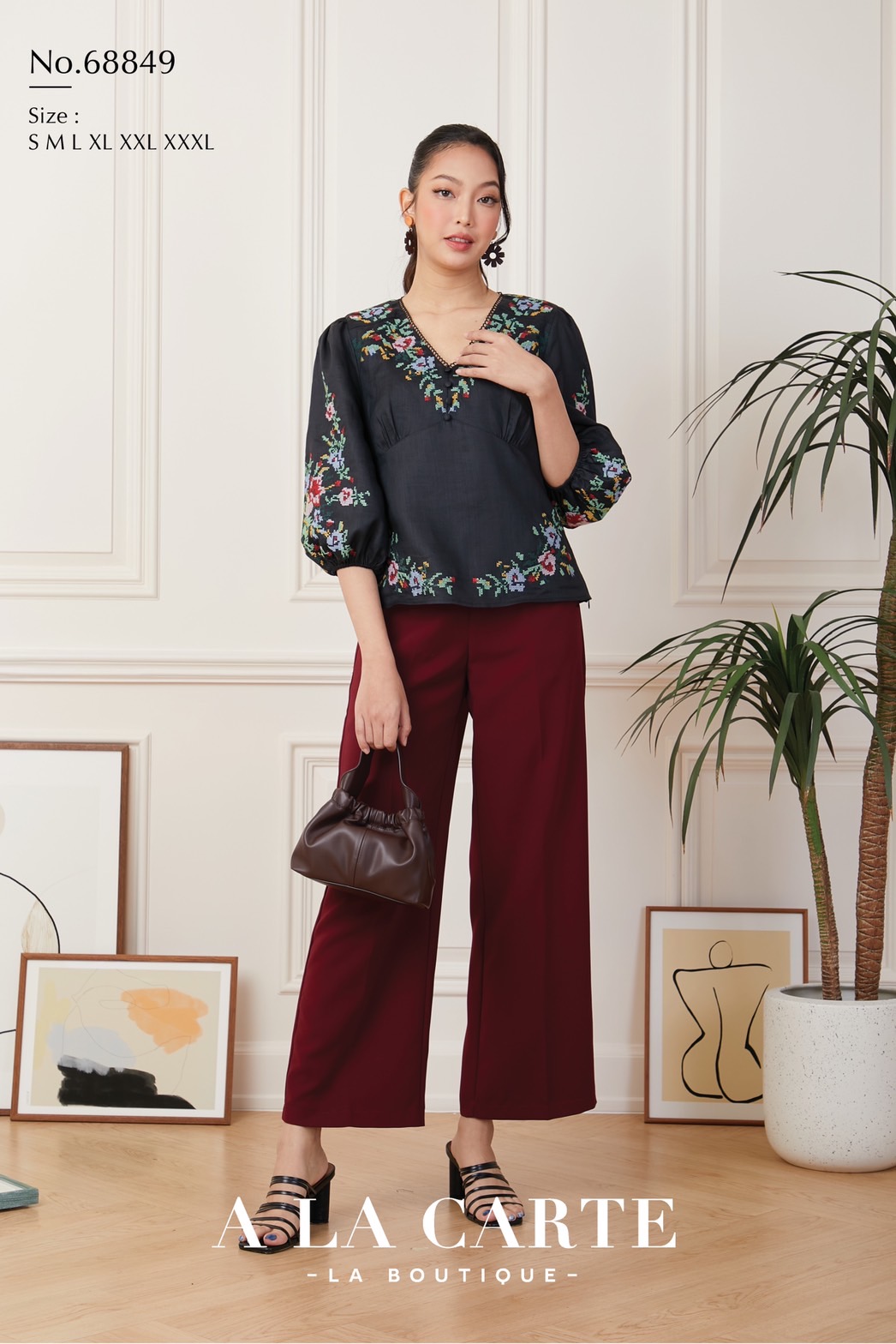 68849 💐A La Carte💐เสื้อลินินแขน 3 ส่วน เนื้อผ้าบางใส่สบาย ซับในผ้าคอตตอน งานปักลายครอสติส ตัดต่อช่วงบ่าด้านหน้า ทรงเสื้อตัดต่อคัทวี ดูเพรียว🦋 สีดำ 2XL