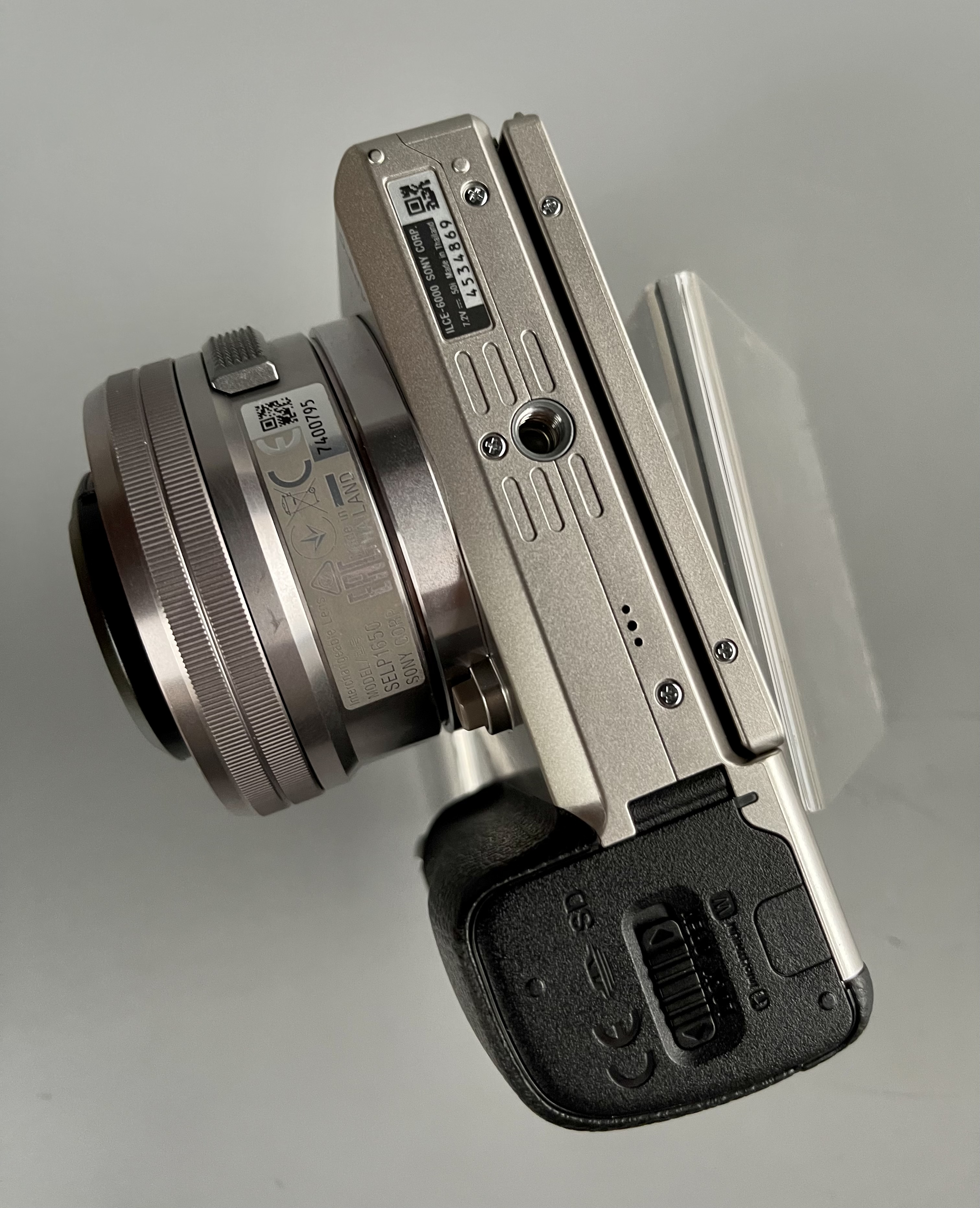 ขาย Sony A6000 พร้อมเลนส์ 16-50 OSS และเลนส์ 50mm f1.8 OSS หมดประกันศูนย์ ชัตเตอร์น้อย 2354 สภาพสวยใช้น้อย