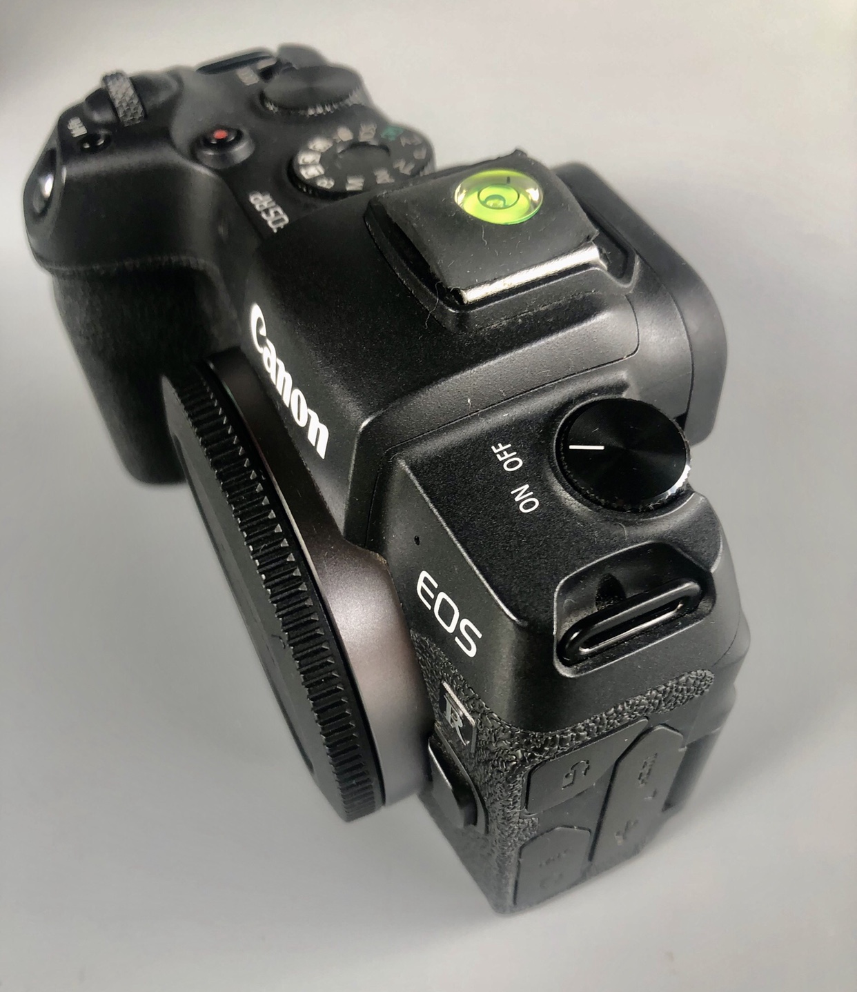 ให้เช่ากล้อง CANON EOS RP” กล้องมิเรอร์เลสฟูลเฟรม เล็กและเบาที่สุดของCanon + Adapter