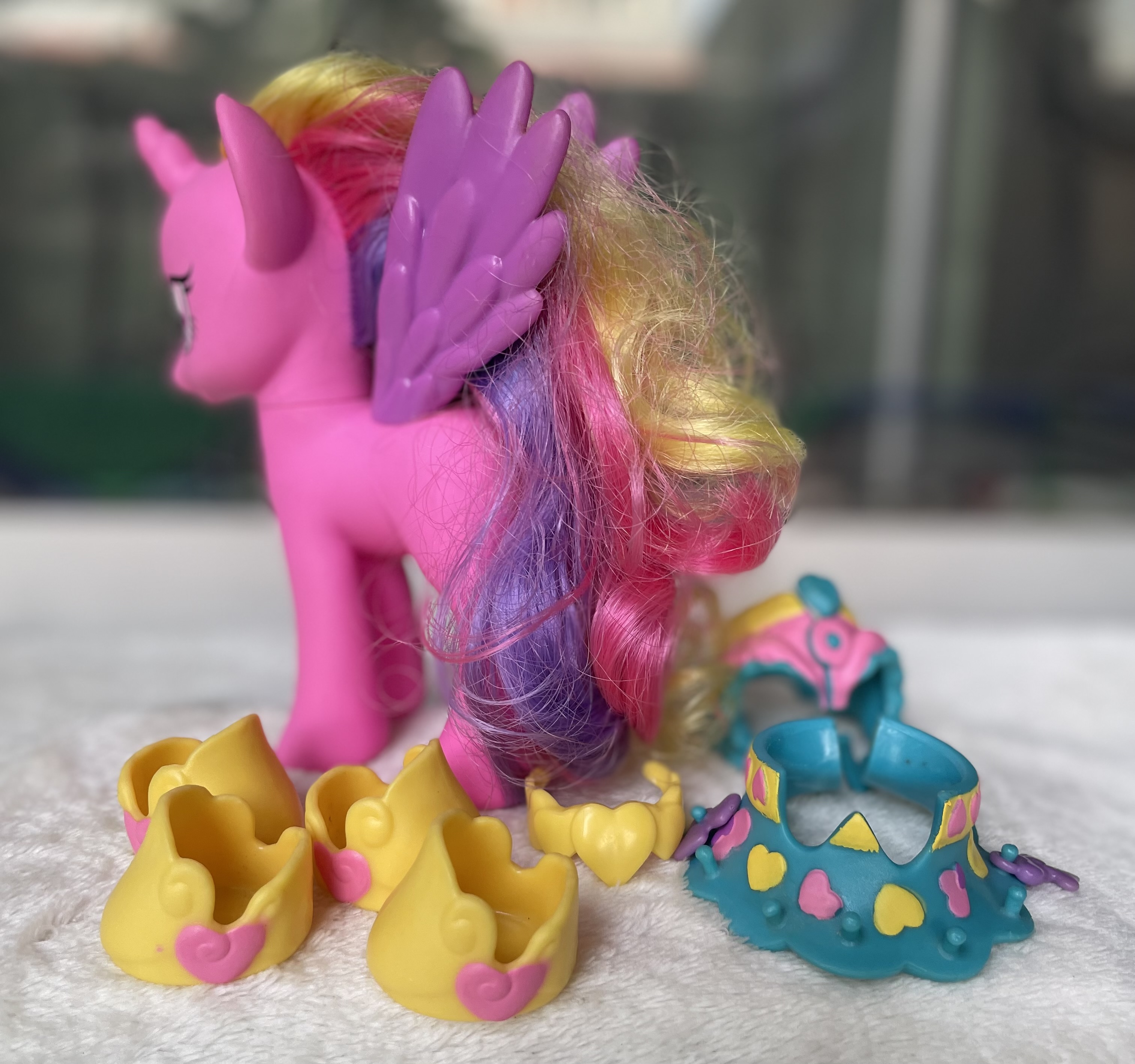 ชุด รองเท้าถอดได้ มายลิตเติ้ลโพนี่ ม้าโพนี่แท้ My Little Pony Princess Cadence 6" Figure Shirt Skirt Shoes 2010 Hasbro