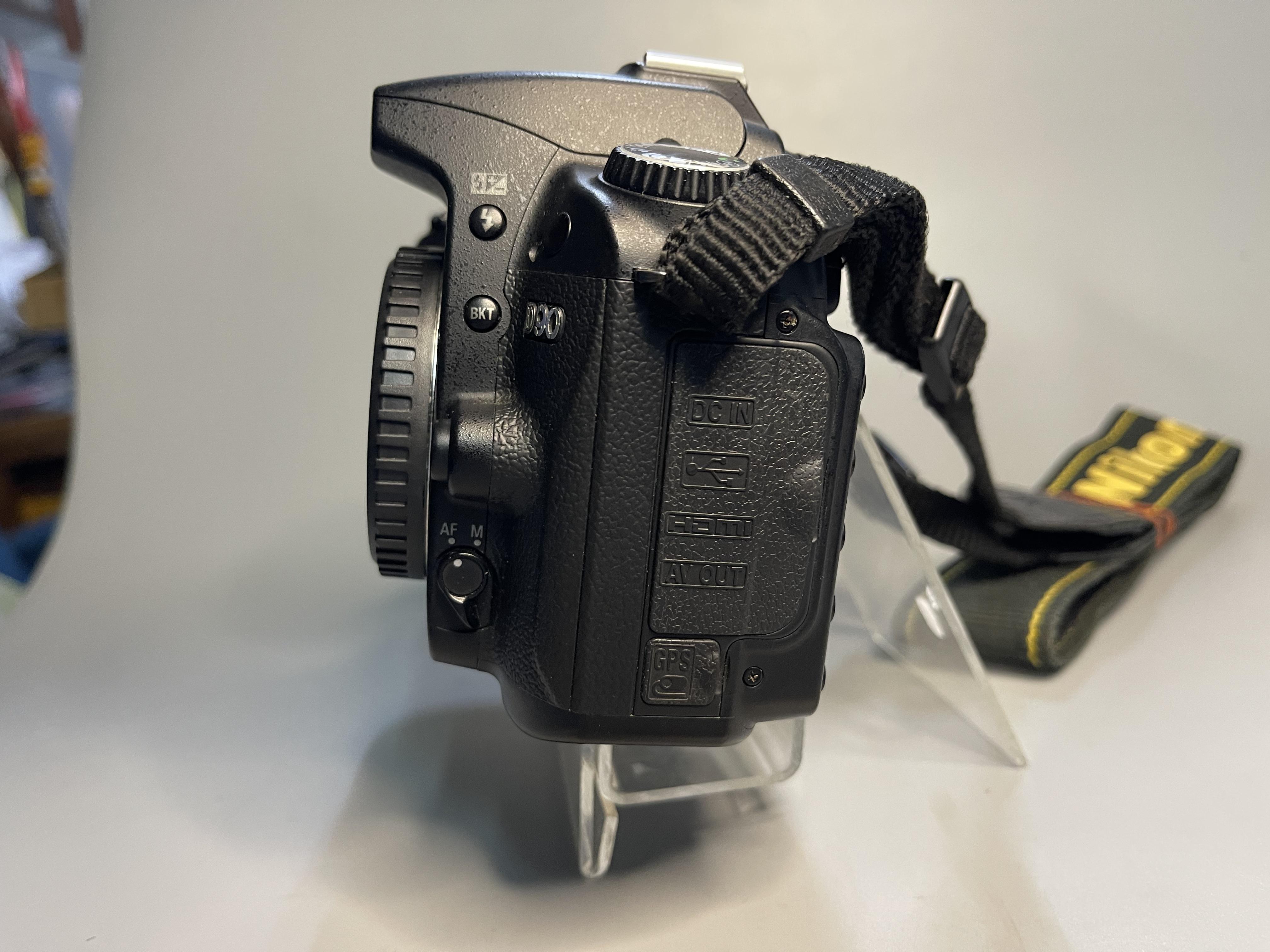 ขายกล้องNikon D90 (body)DSLRยอดนิยมในอดีต สวยคัดพิเศษ แถมGripใช้น้อยขัตเตอร์ 17873