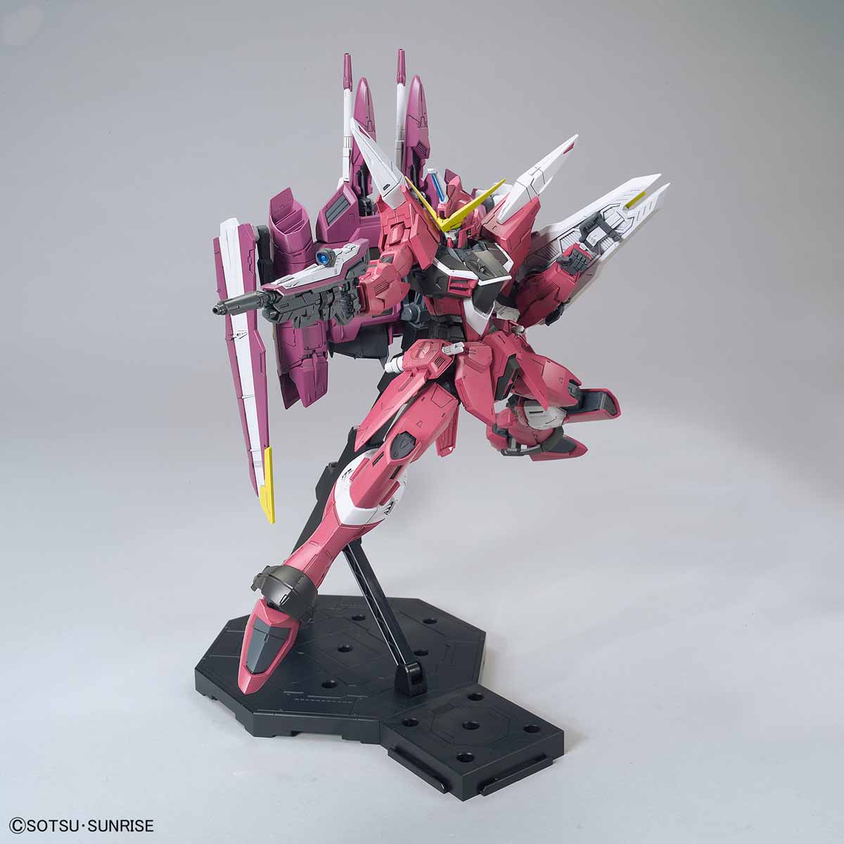 MG 1/100 ZGMF-X09A Justice Gundam
