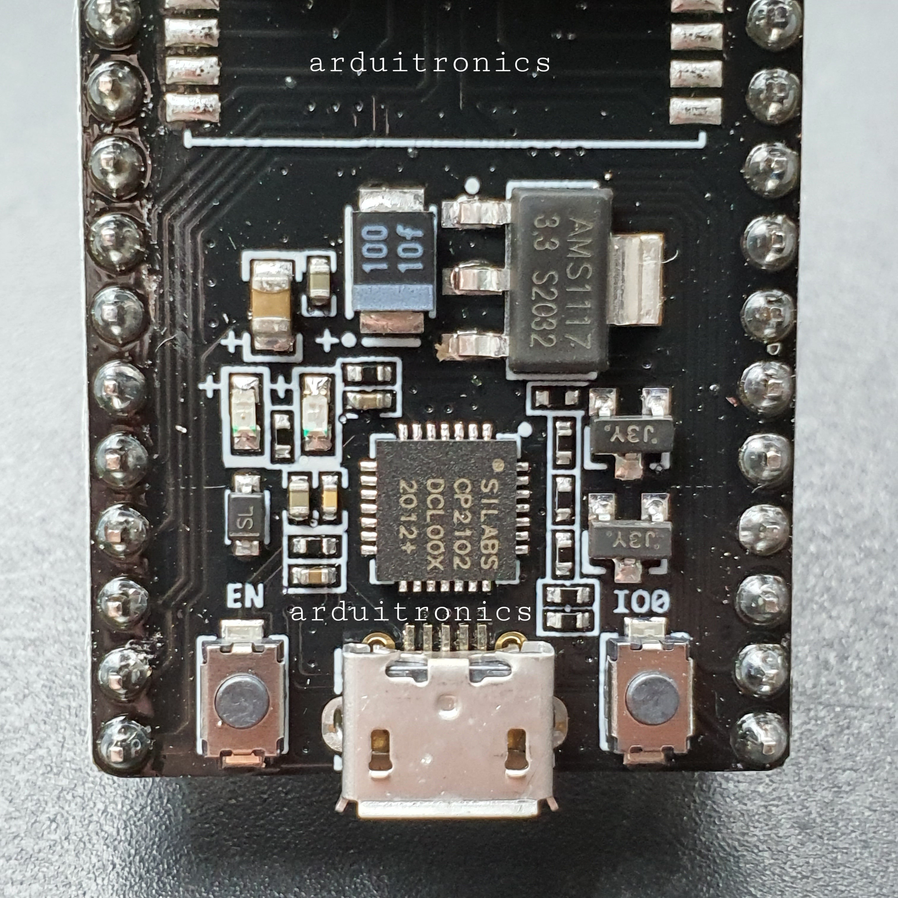 NodeMCU ESP-32S (WiFi + Bluetooth) มีช่องสำหรับใส่หัวต่อเสาอากาศแบบ IPEX 38 pin