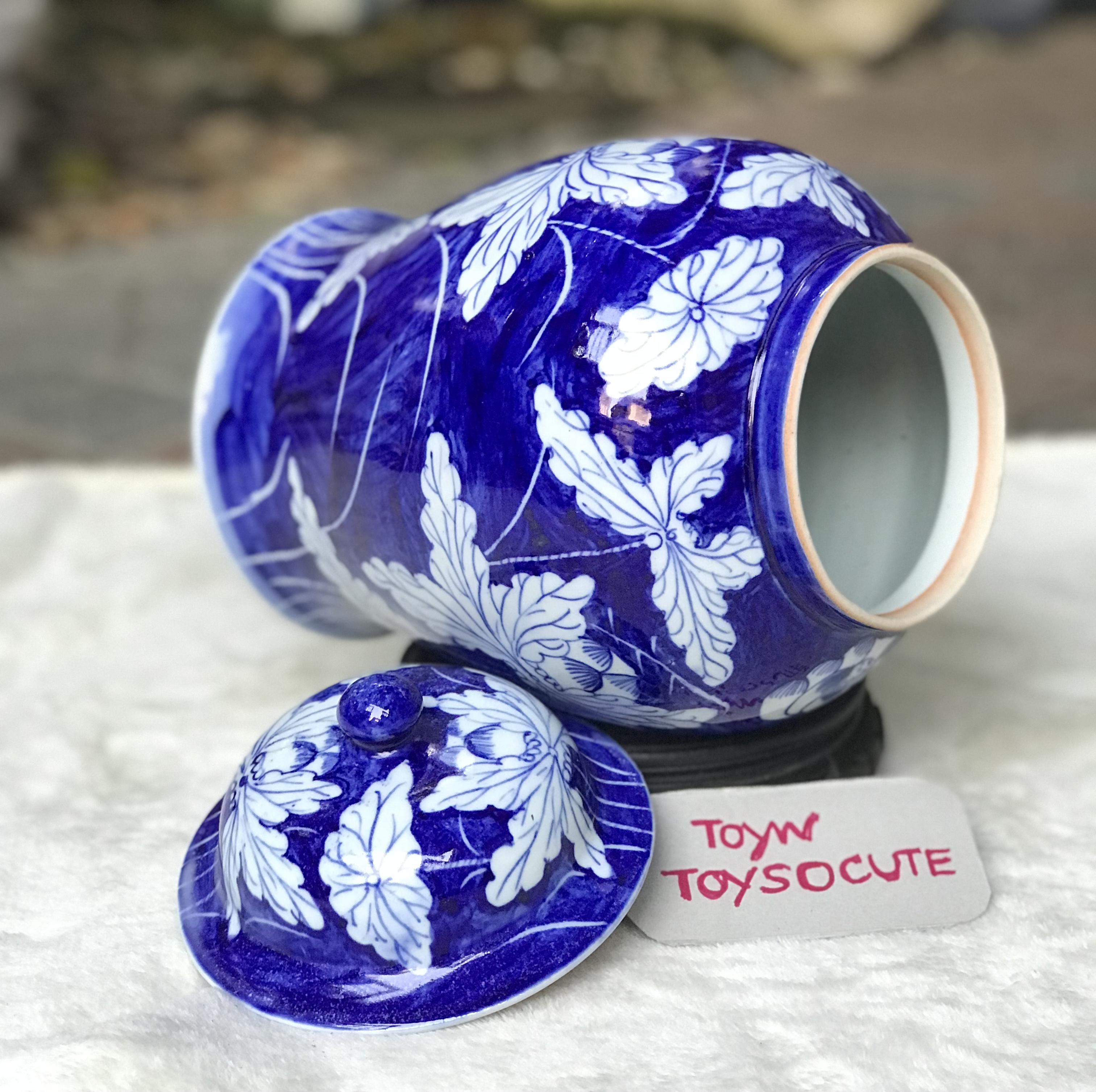 เก่าเก็บ Blue & White Porcelain โถน้ำเย็นโบราณ เนื้อกระเบื้องกังใส พื้นครามเขียนลายกอบัว