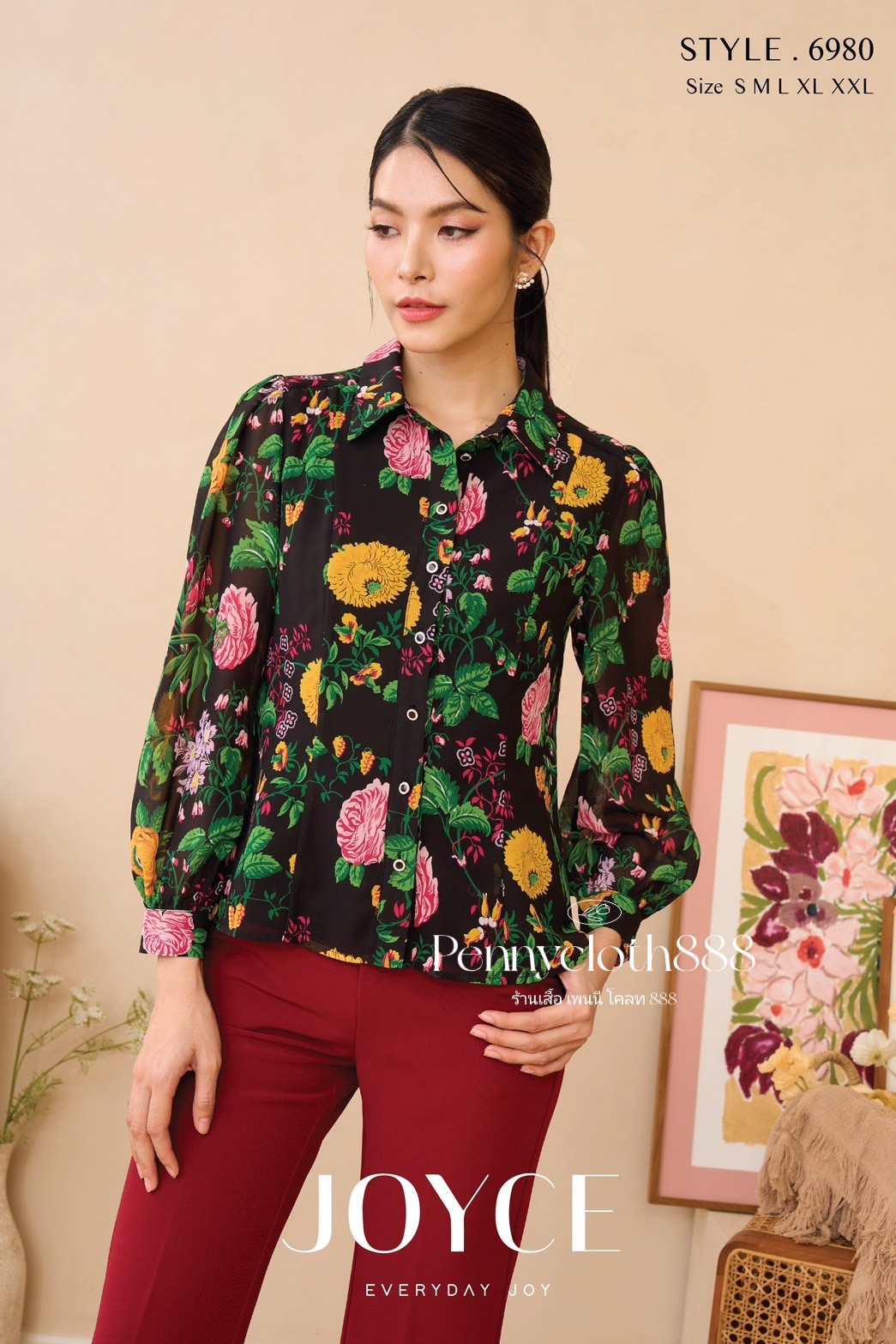 6980 เสื้อเชิ้ต Joyce ชีฟองพิมพ์ลายดอก ทรงเข้ารูป ช่วงเอว เล็กน้อย มีซับในเย็บติด แขนยาว 5 ส่วน