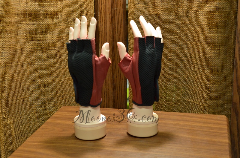 หุ่นมือคู่ ทำด้วยยางเนื้อดี ใช้โชว์สินค้า ดัดนิ้วได้