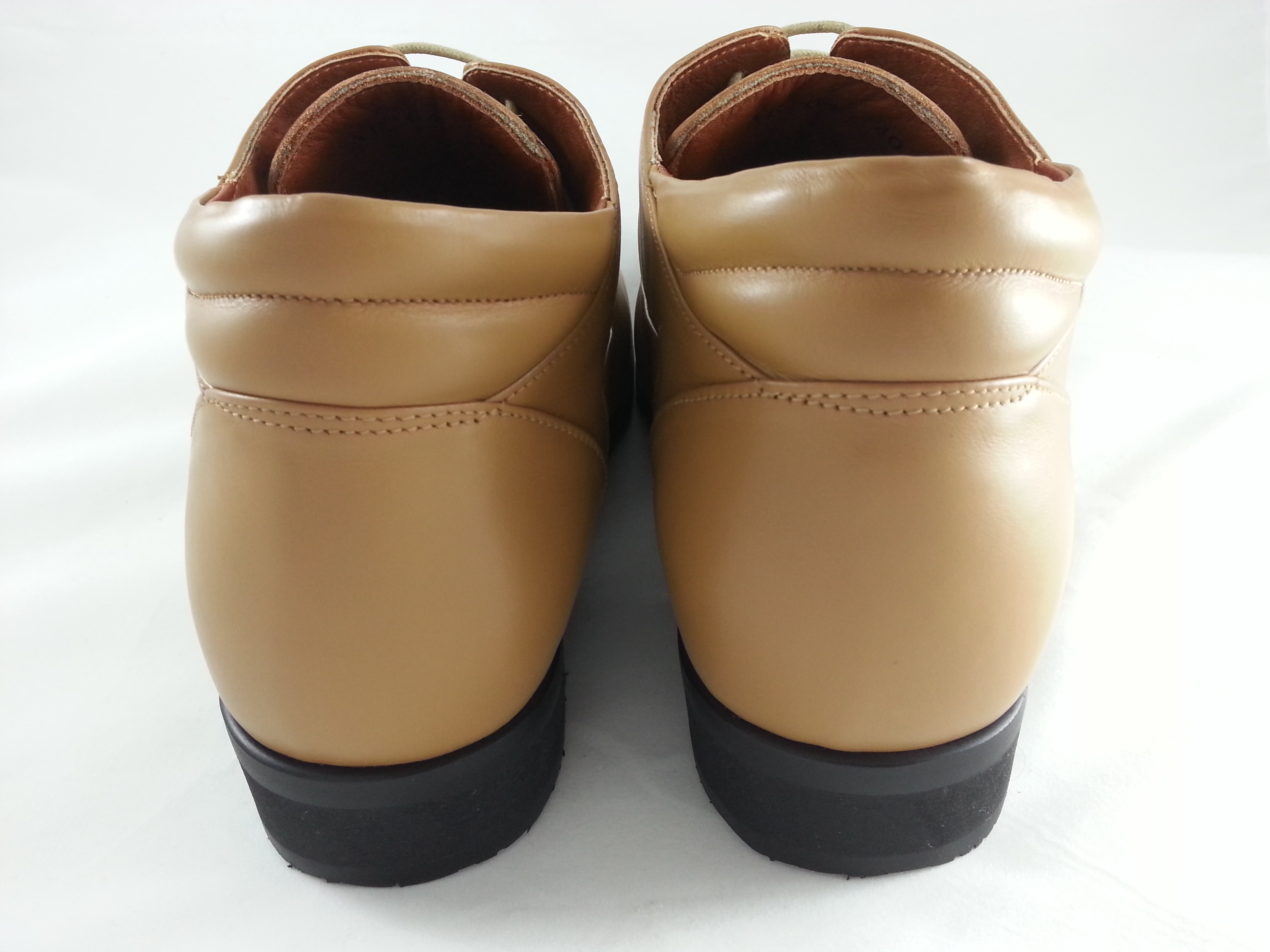 Charmo (Beige) 8.5 สินค้าสั่งผลิตพิเศษ